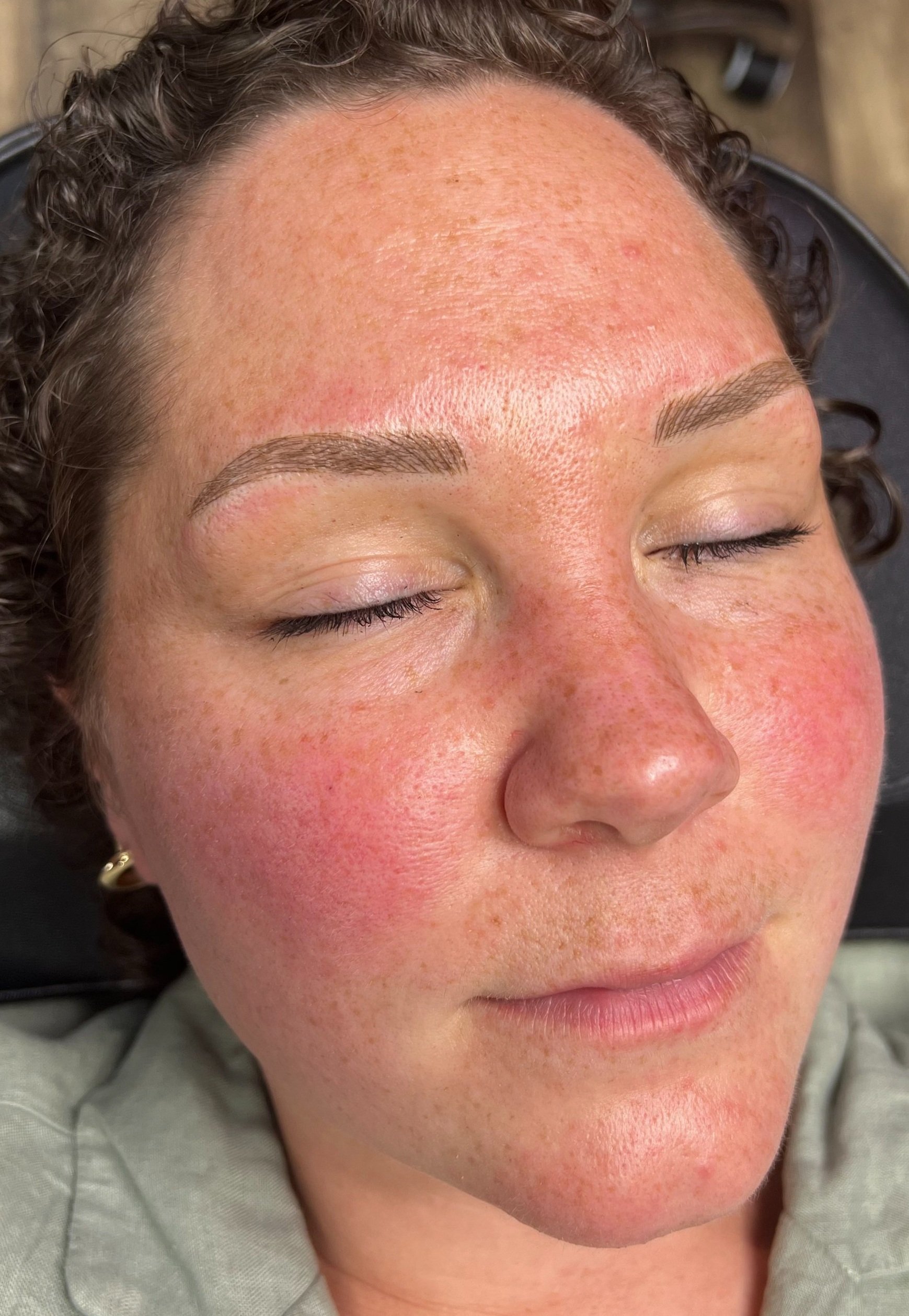soft and natural brown microblading after touch up