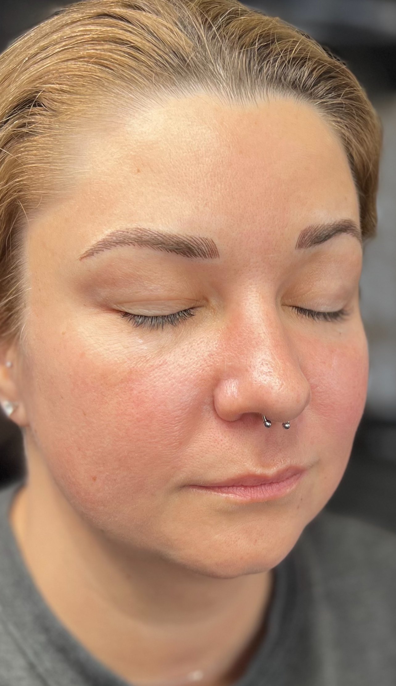 Fluffy healed nano brows that blend seamlessly with natural brow hair.