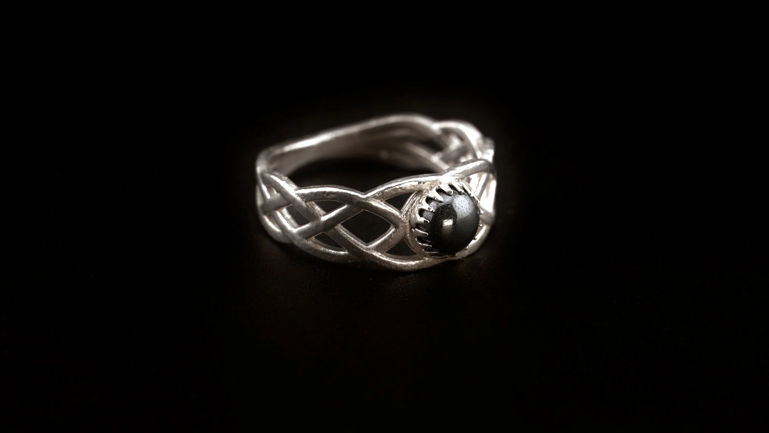 Celtic Style Ring with 6mm Stone