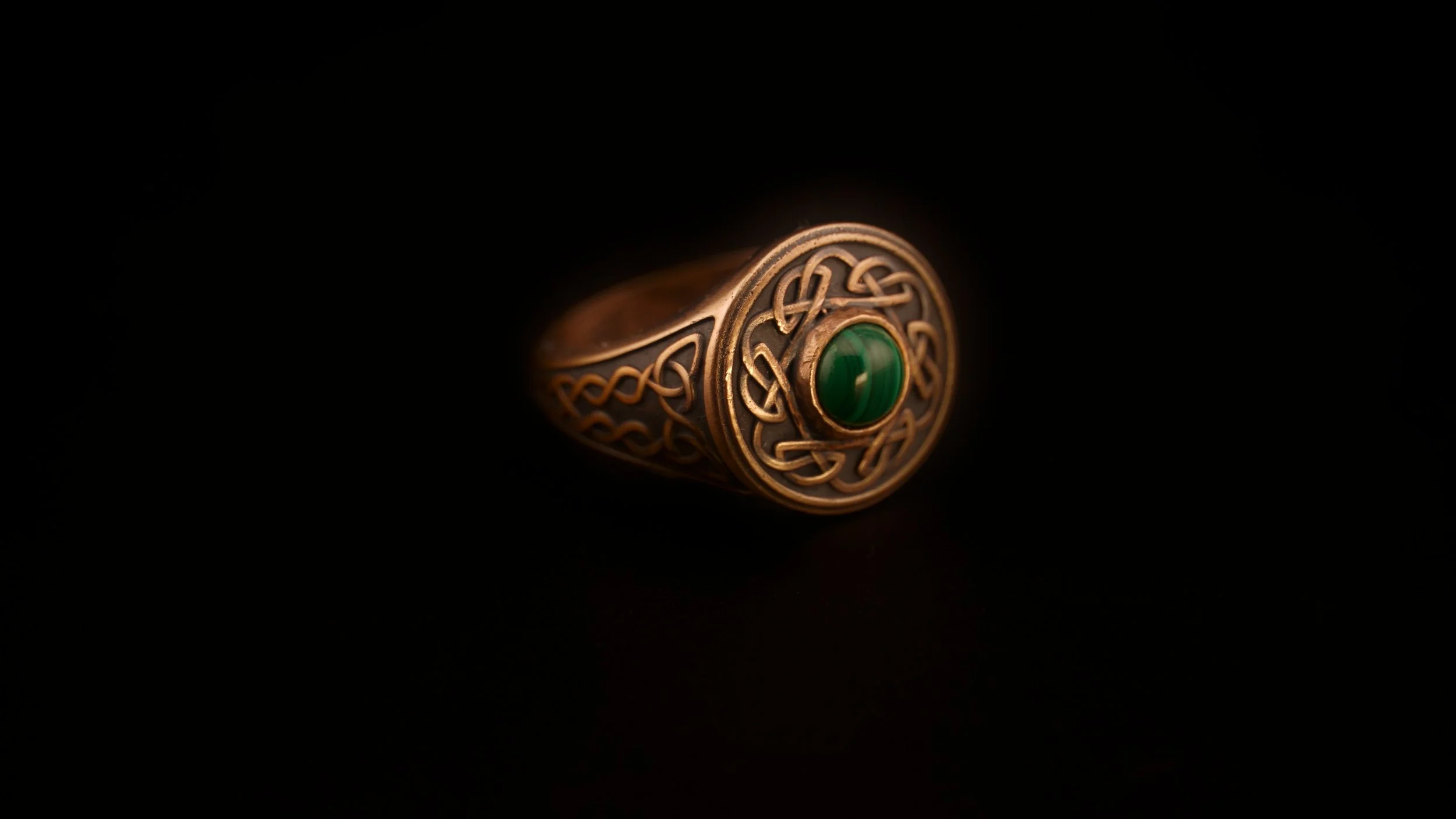 Bronze Celtic Signet Ring 6mm Malachite