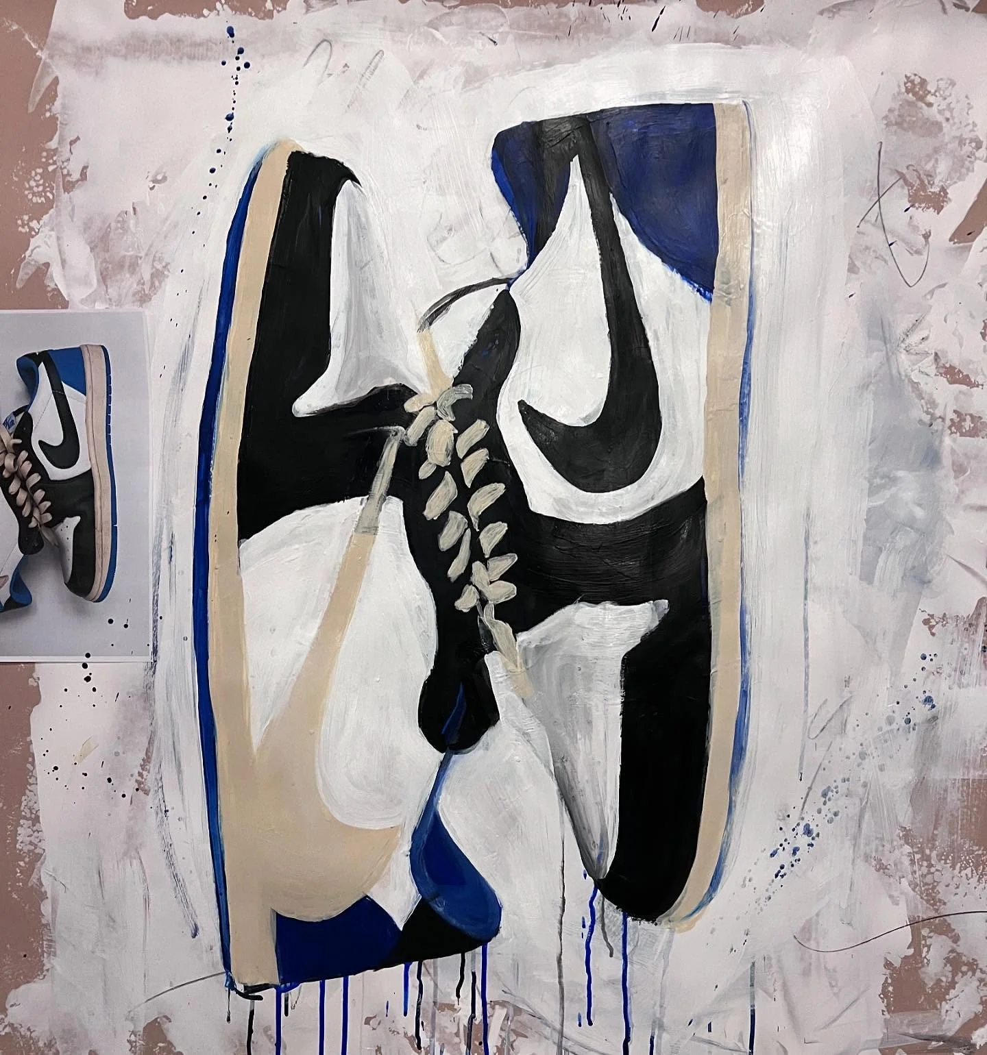 Laces starting to go in and little did I realise just how out of proportion these babies are&hellip;! Normally, I draw out everything to the cm, but I just went in flying here, which was so much fun&hellip; does it matter? 
Should it matter or is tha
