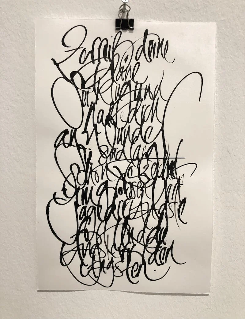 Kalligraphie auf Papier - sei klug und halte dich an Wunder