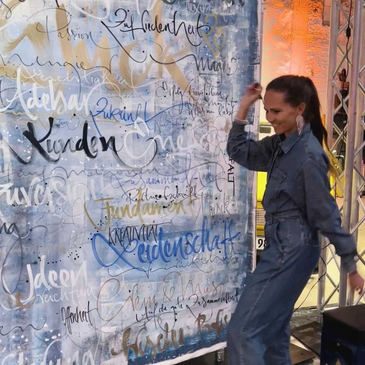 kalligraphie-live-performamce-adebar-jeannine-platz.jpeg