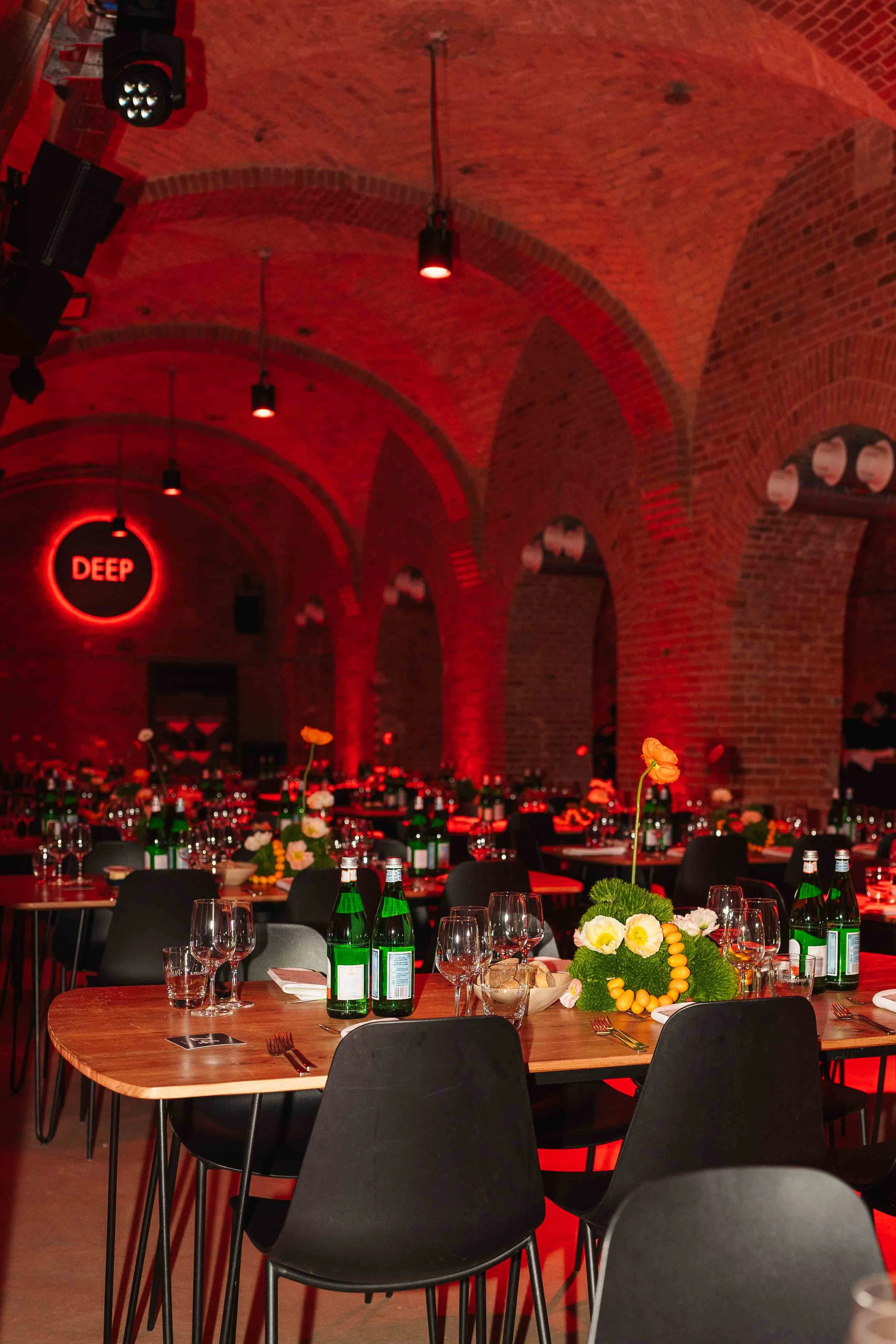 DEEP Eventlocation Hospitality Gastro Food Drinks Business Restaurant Events Bar Berlin Deutschland Nadine Schönfeld Photography