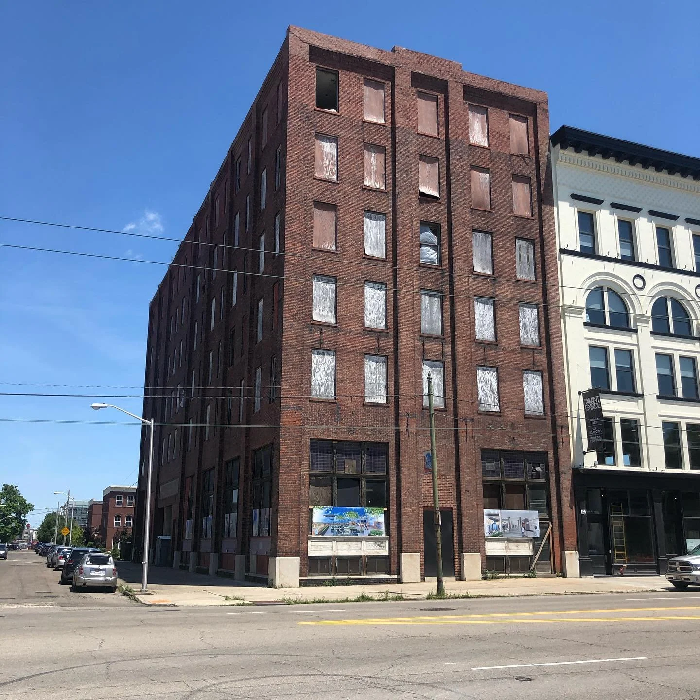 Becca here! 👋 I&rsquo;m going to use this account as an opportunity to take you on a journey through my architectural adventures! I&rsquo;m an architect and designer in Dayton, Ohio. .

Pictured is the J.K. McIntyre building located in the Webster s