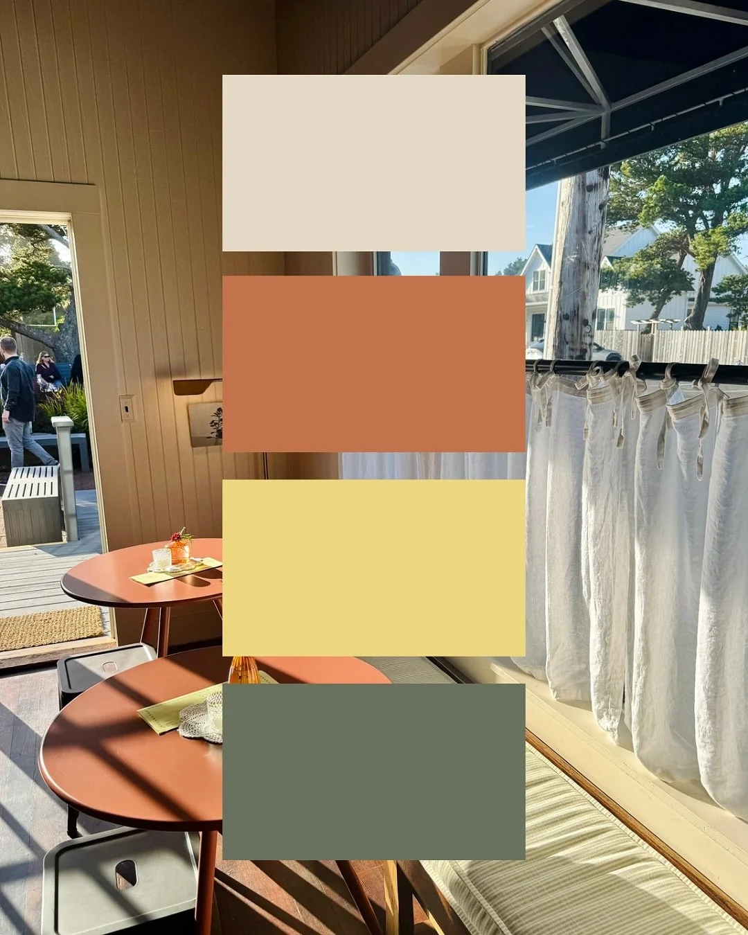 Colors from the coast 🌊 Spent weekend in the cutest little beach town in Oregon! Still day dreaming over these details from my best friend&rsquo;s wedding. Perfection!
 
 
#interiordesigners #interiordesign #colorschemes #colorpalletes #colorful #co