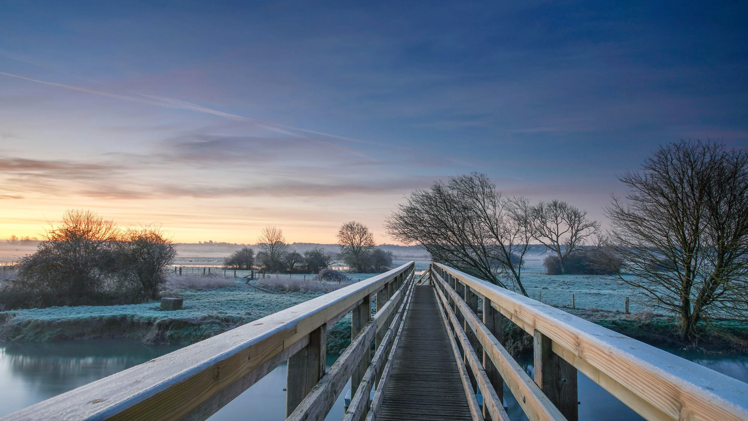 Blue hour on a cold morning at Eye bridge