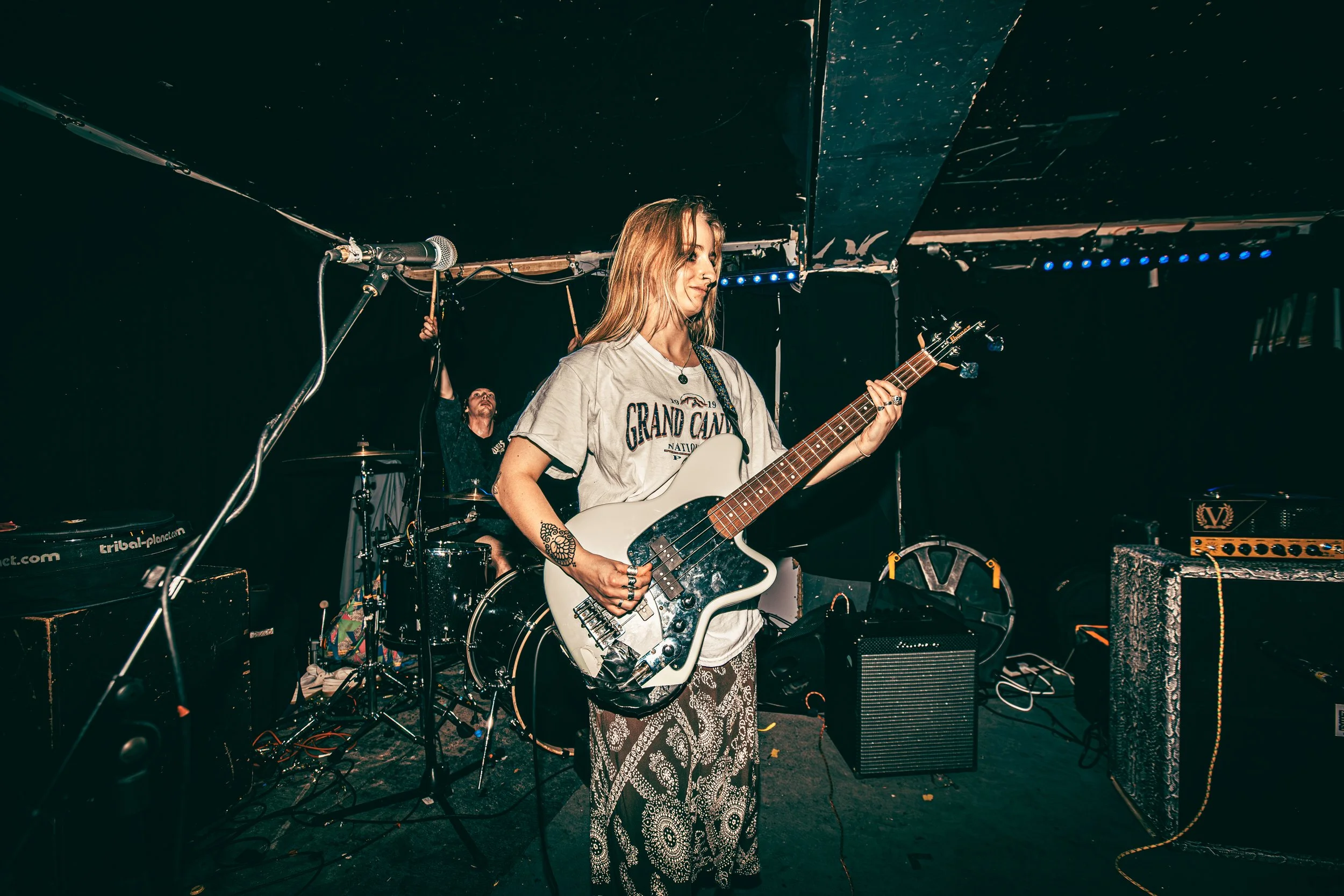 WornOut_SebrightArms_Fun_LuxuryApartments_Buds-83.jpg