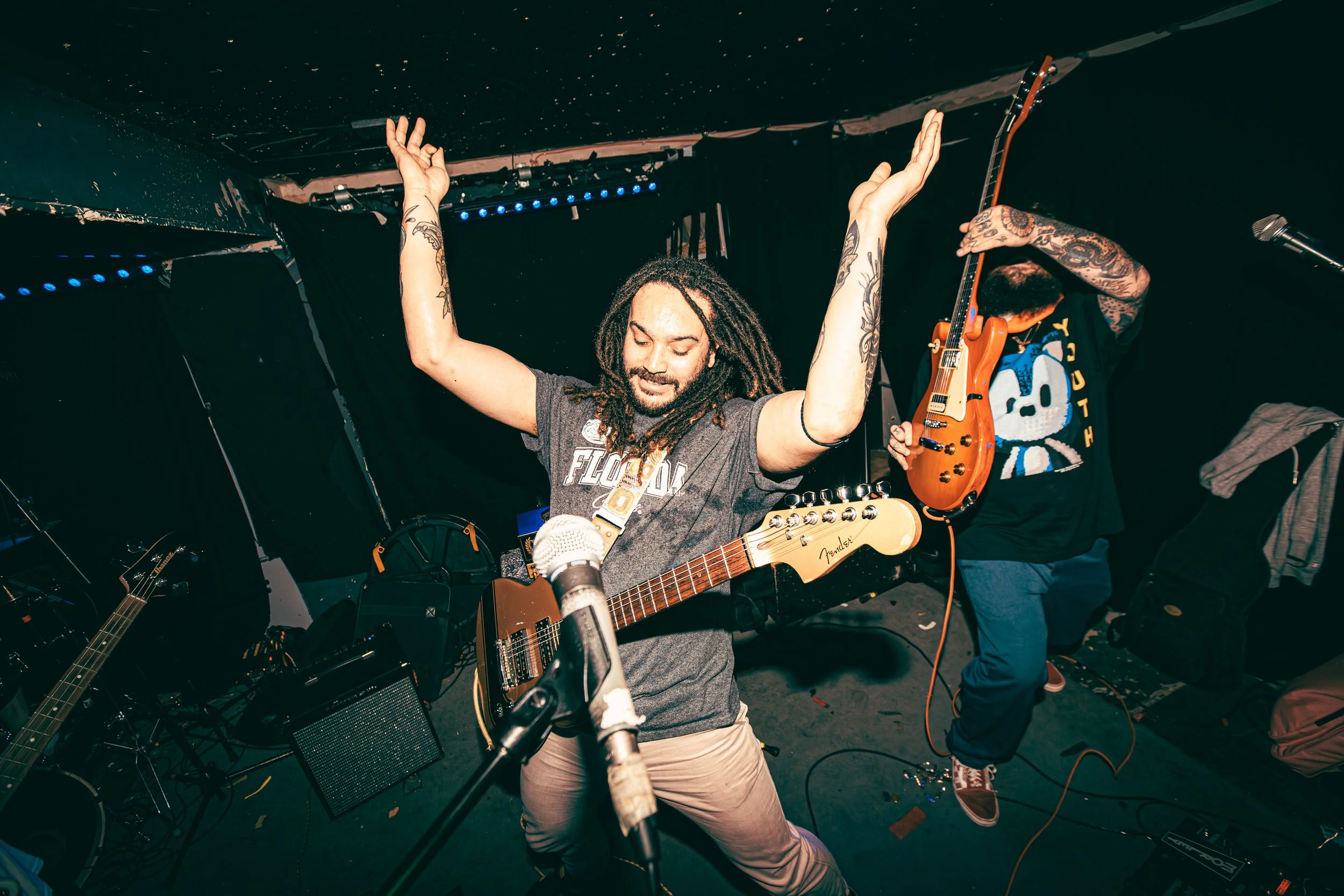 WornOut_SebrightArms_Fun_LuxuryApartments_Buds-93.jpg