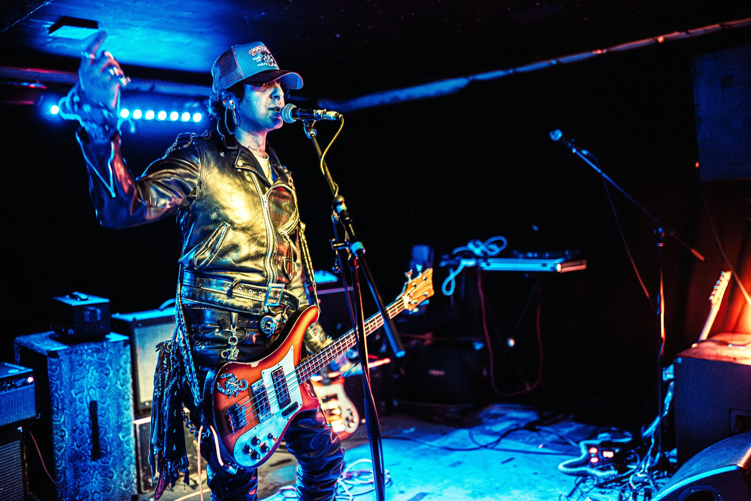 WornOut_SebrightArms_Fun_LuxuryApartments_Buds-10.jpg