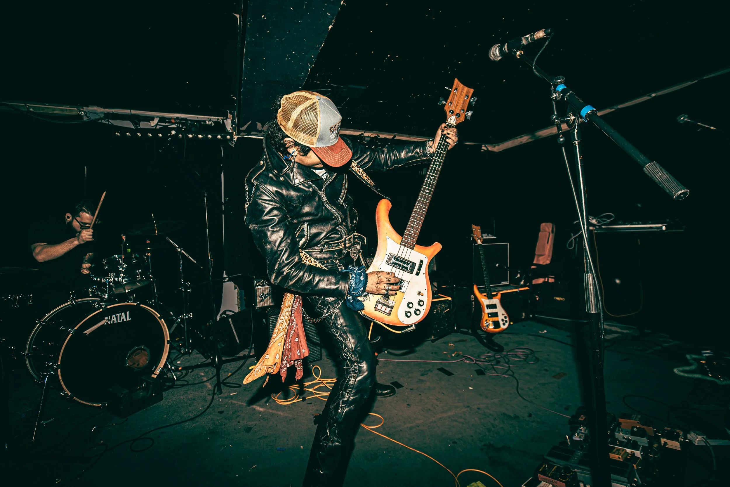WornOut_SebrightArms_Fun_LuxuryApartments_Buds-25.jpg