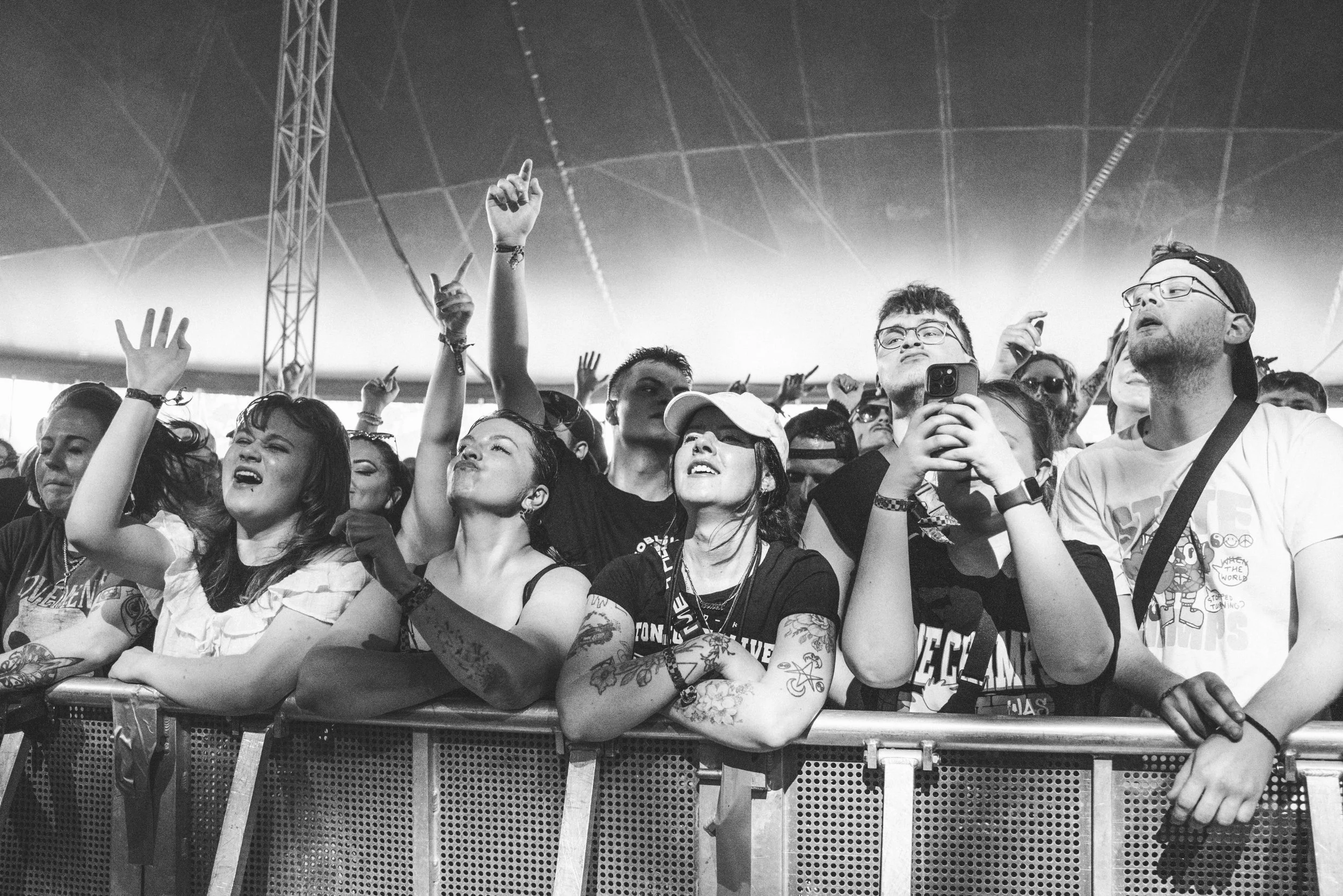 CROWD_02.jpg