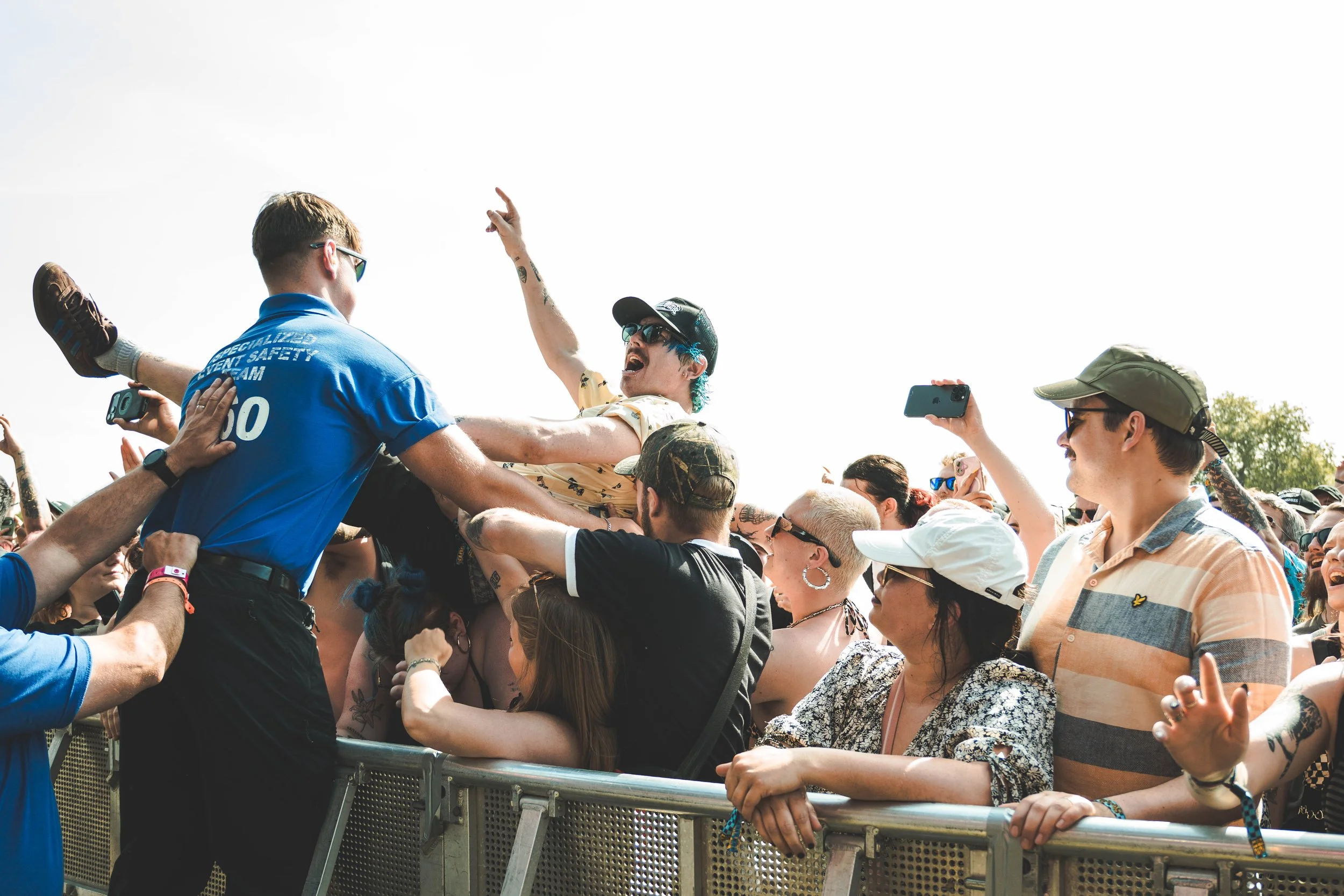 CROWD_04.jpg