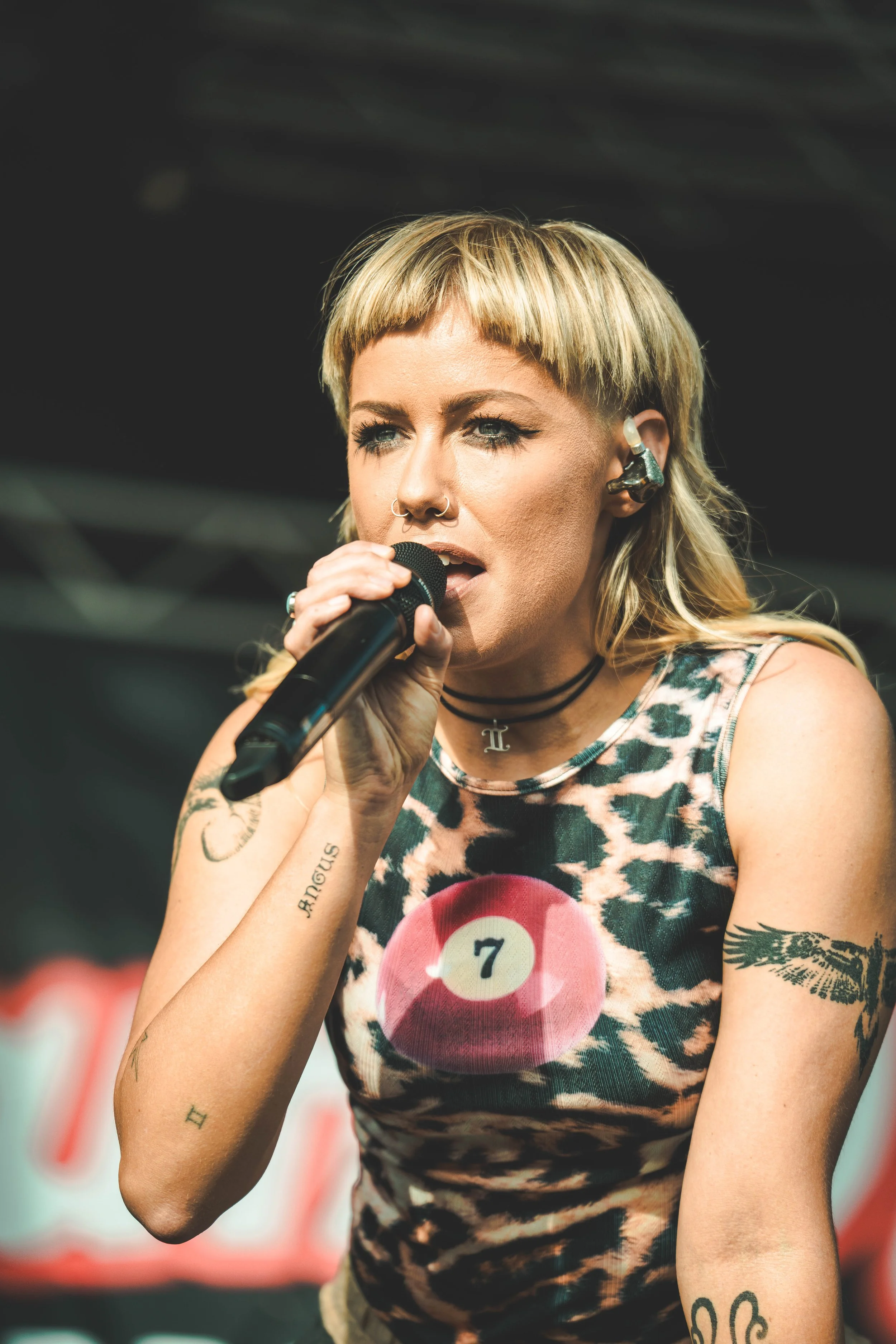 TONIGHT ALIVE_01.jpg