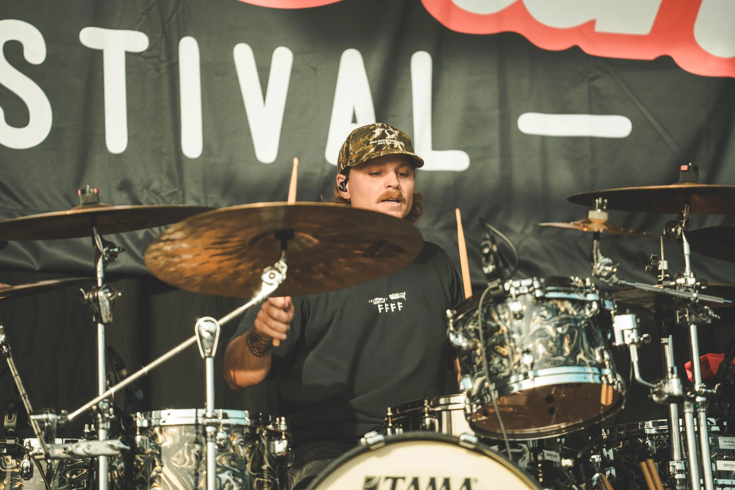 TONIGHT ALIVE_06.jpg