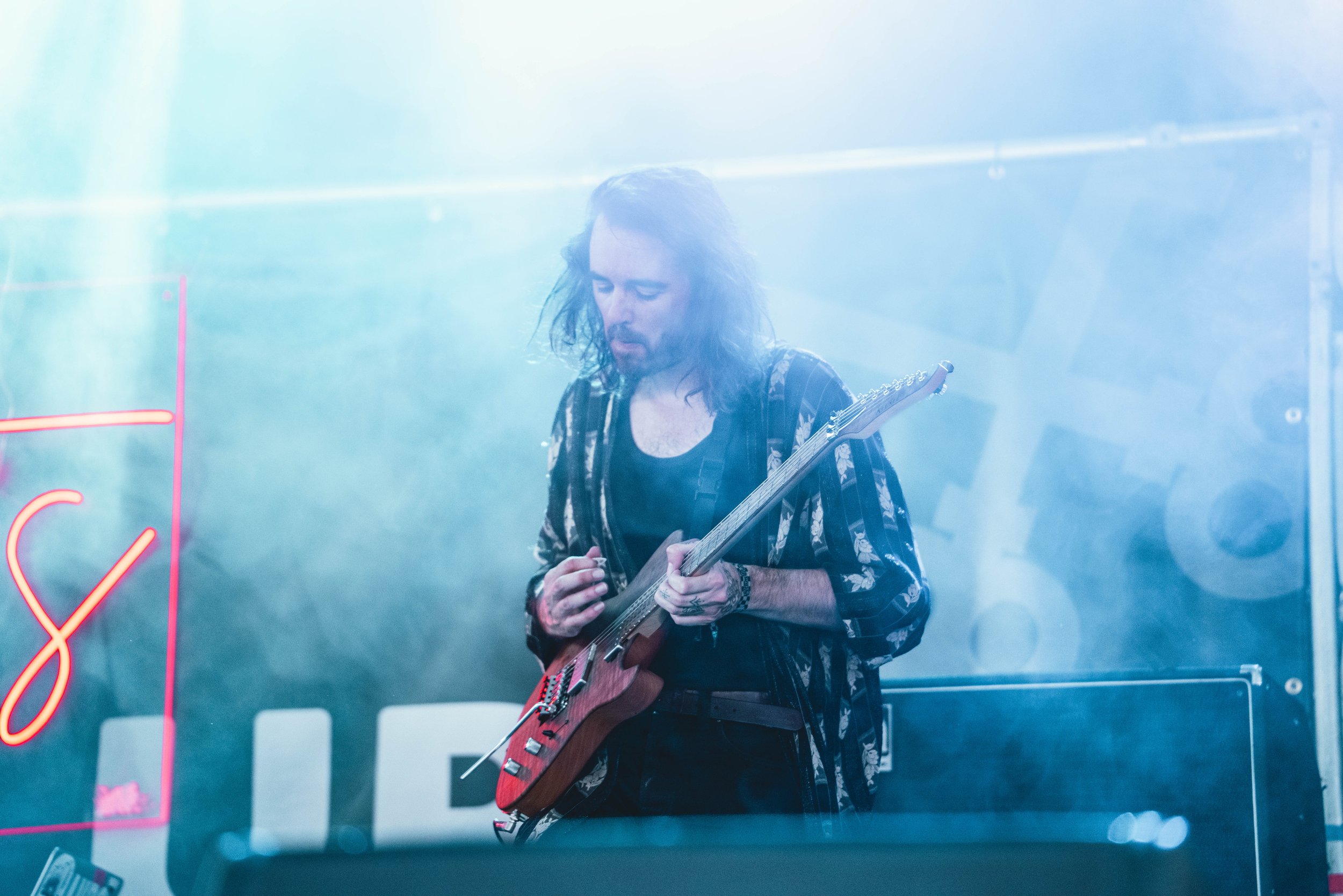HANDS LIKE HOUSES_09.jpg