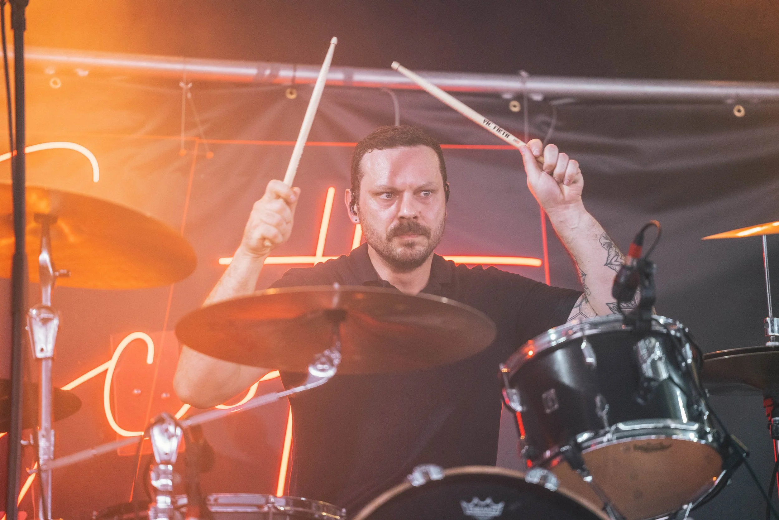 HANDS LIKE HOUSES_13.jpg