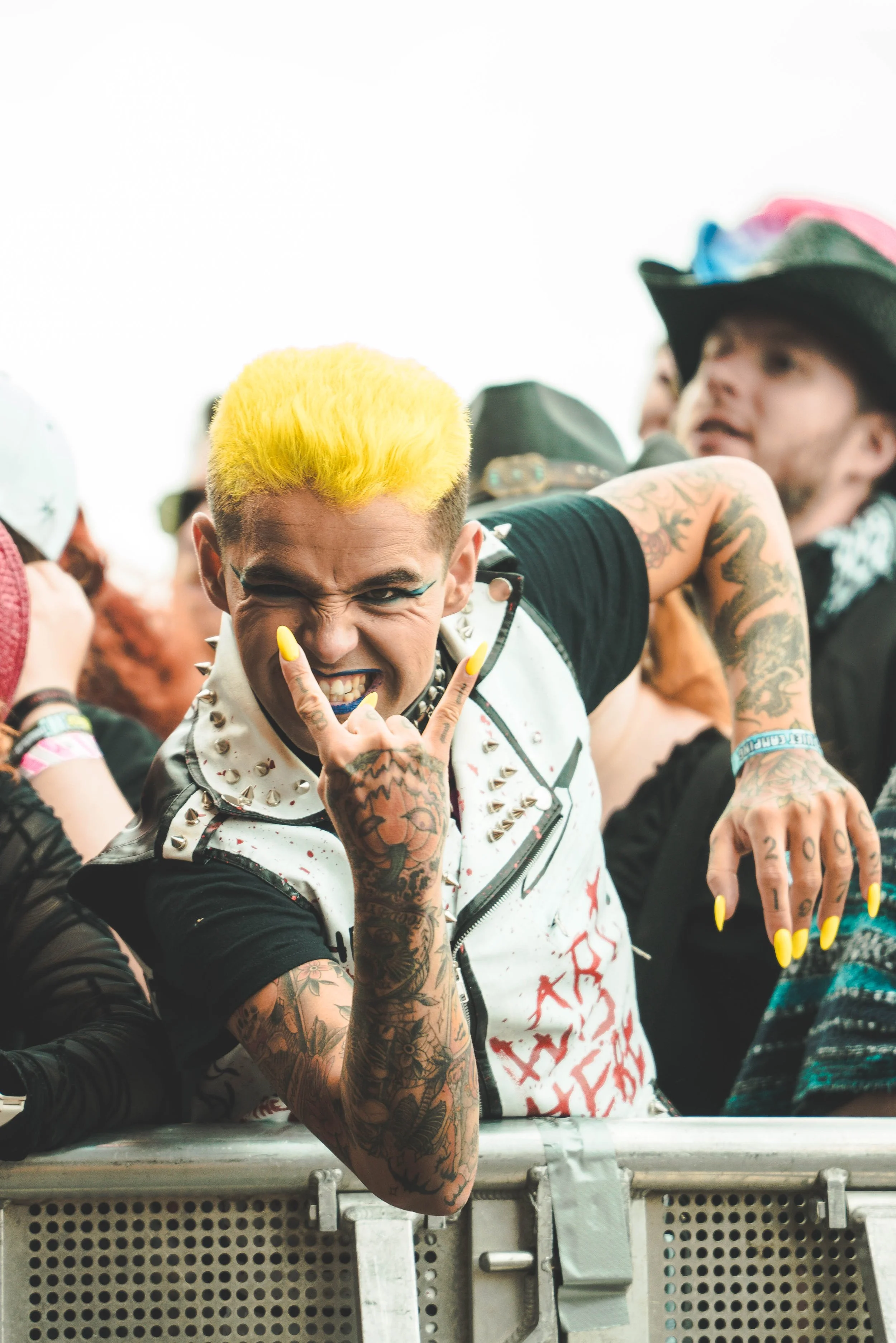 CROWD_02.jpg