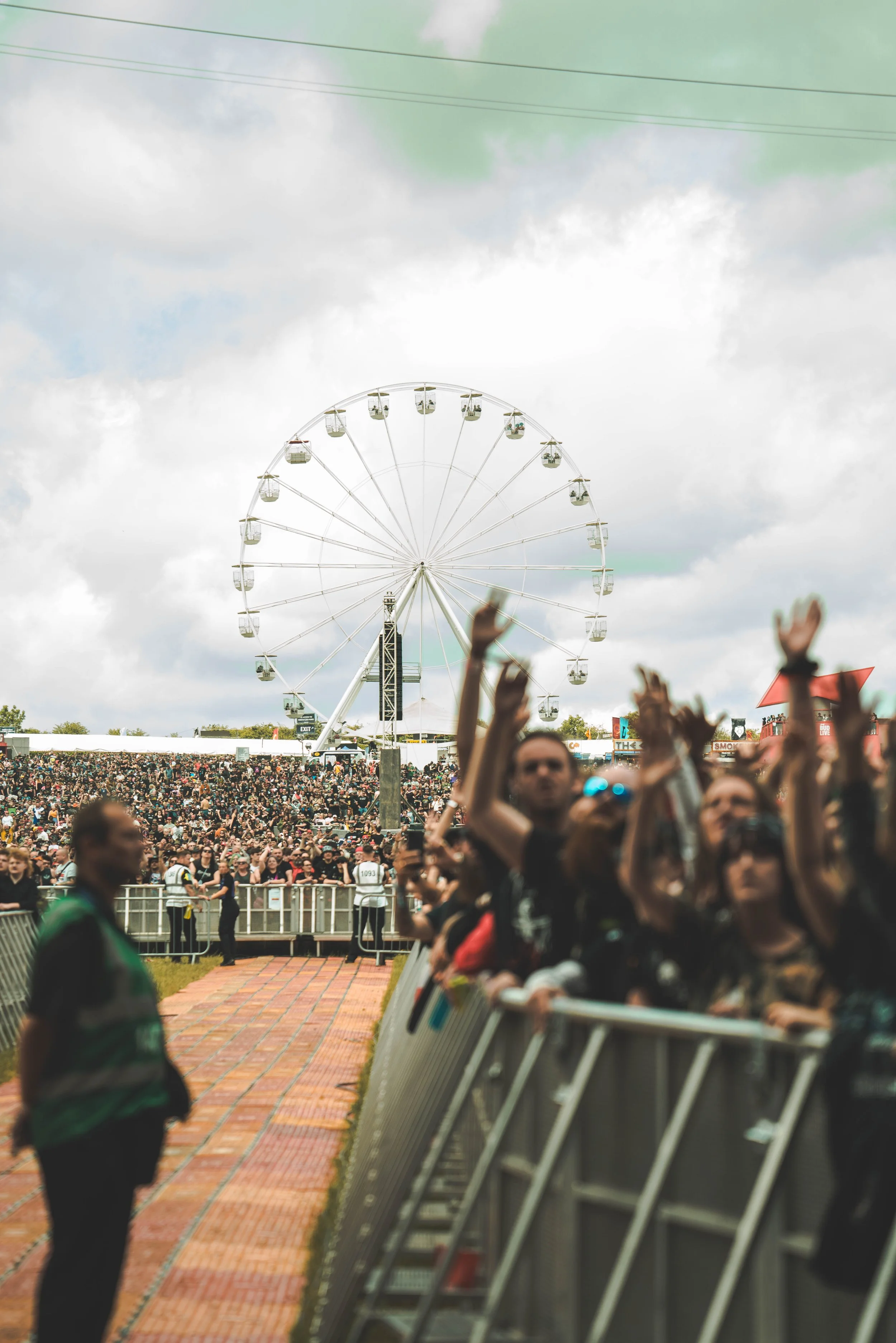 CROWD_04.jpg