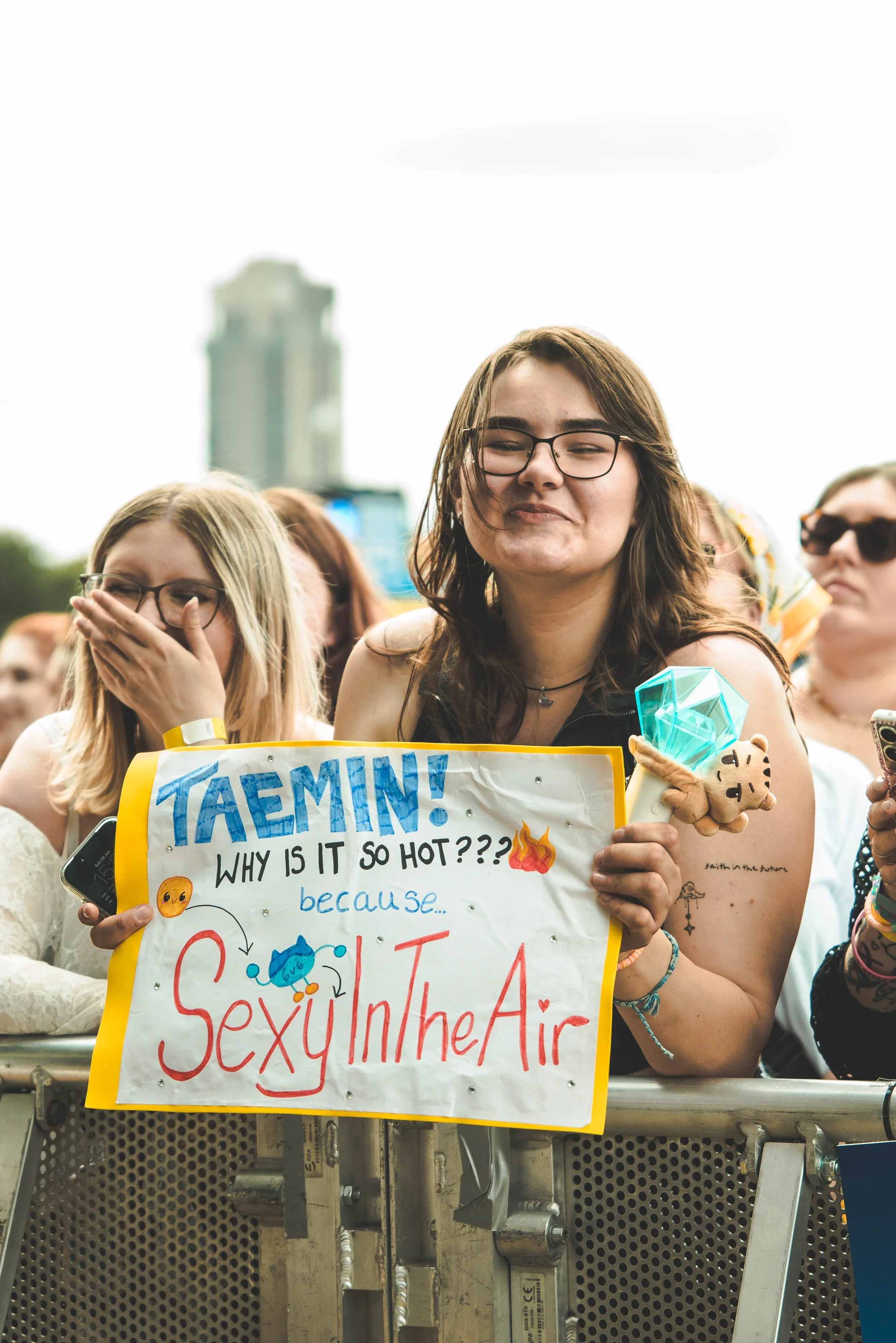CROWD_01.jpg