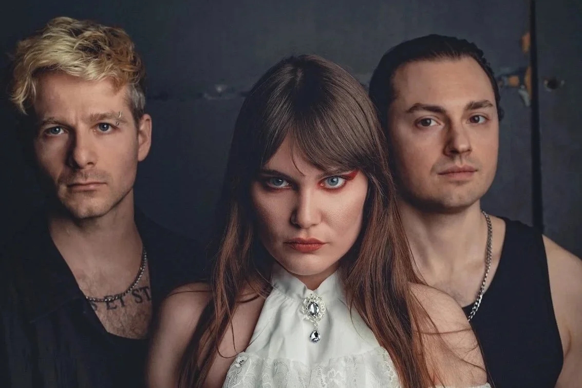 CALVA LOUISE UNLEASH NEW SINGLE