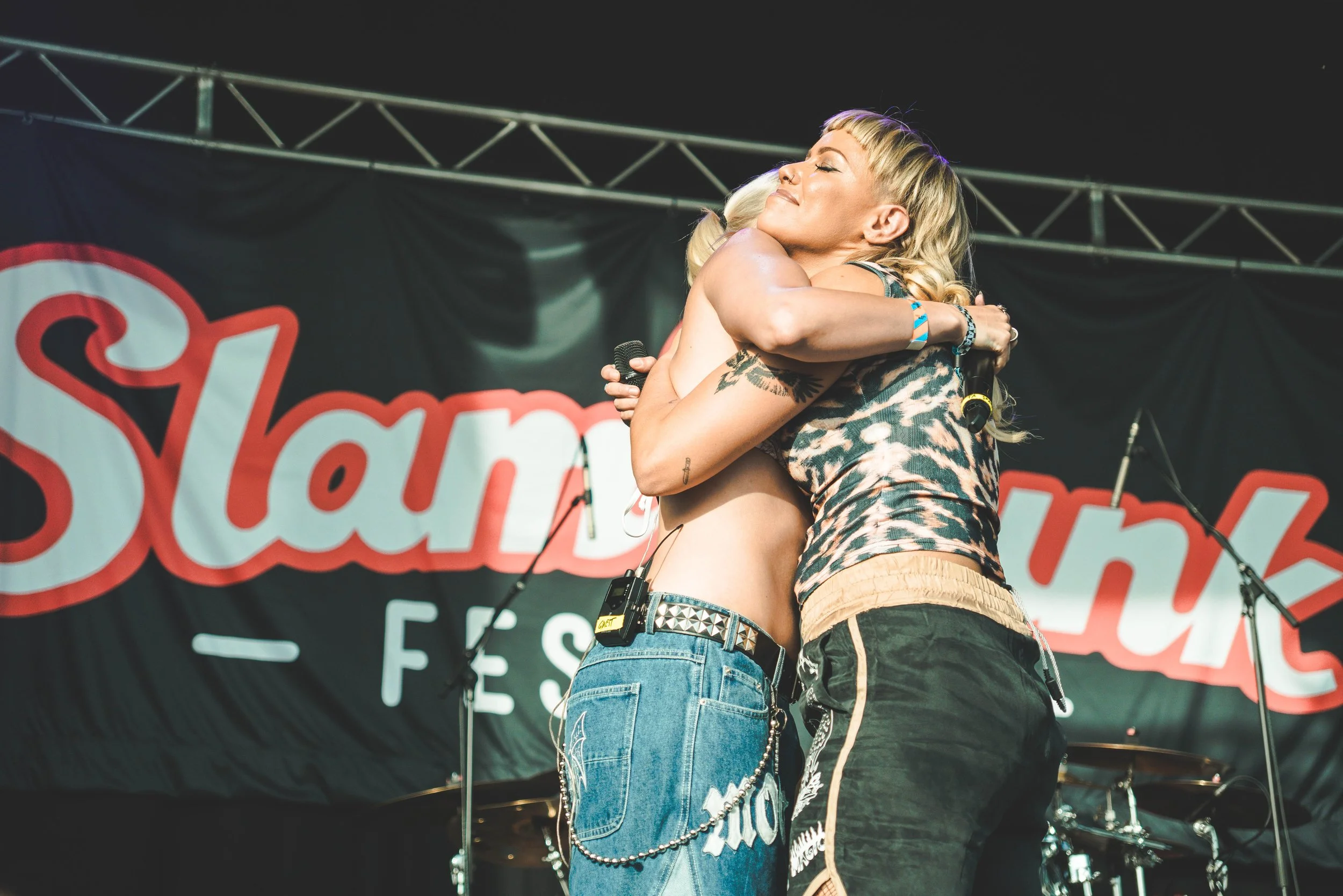 TONIGHT ALIVE_25.jpg