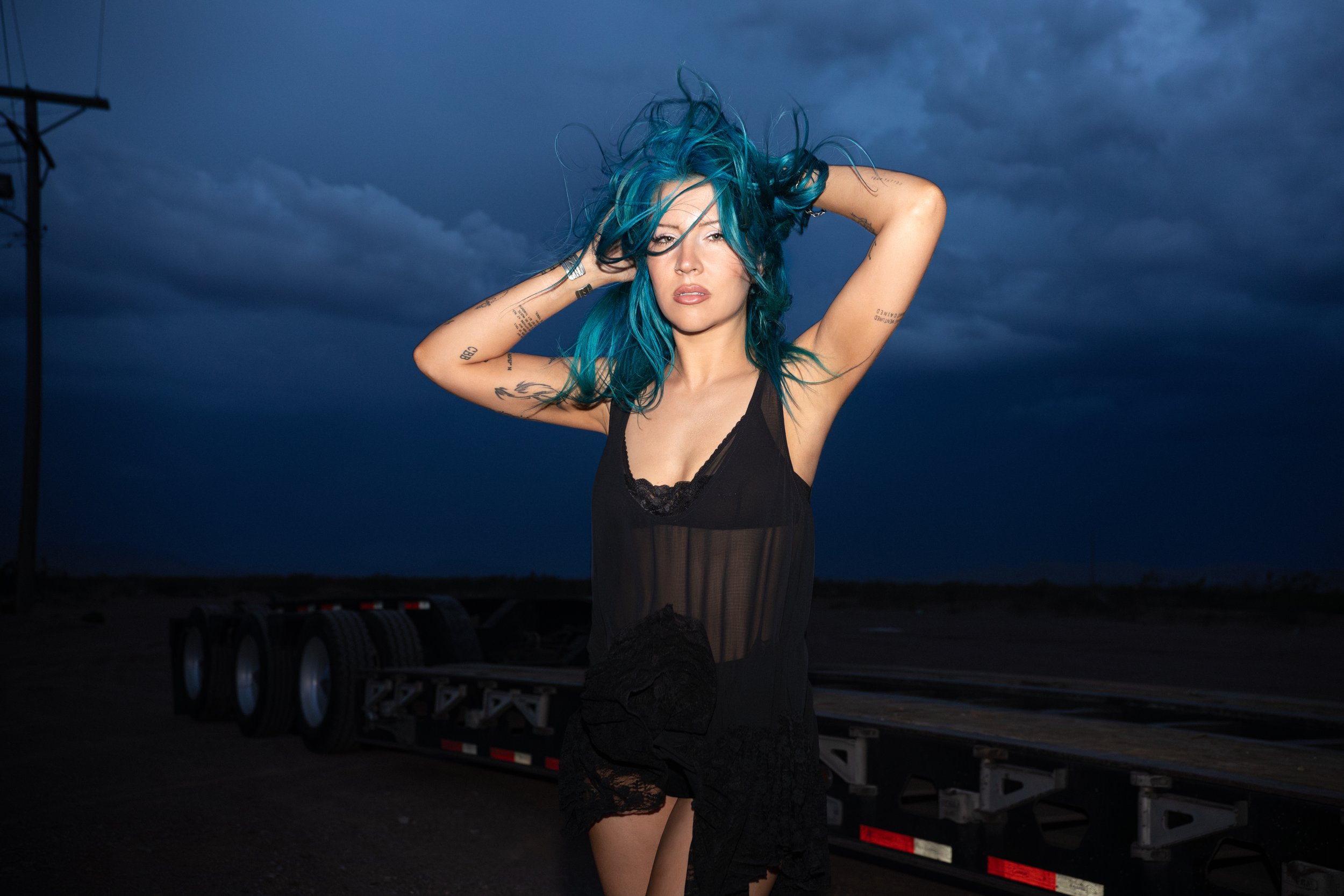 CHARLOTTE SANDS RELEASES NEW SONG