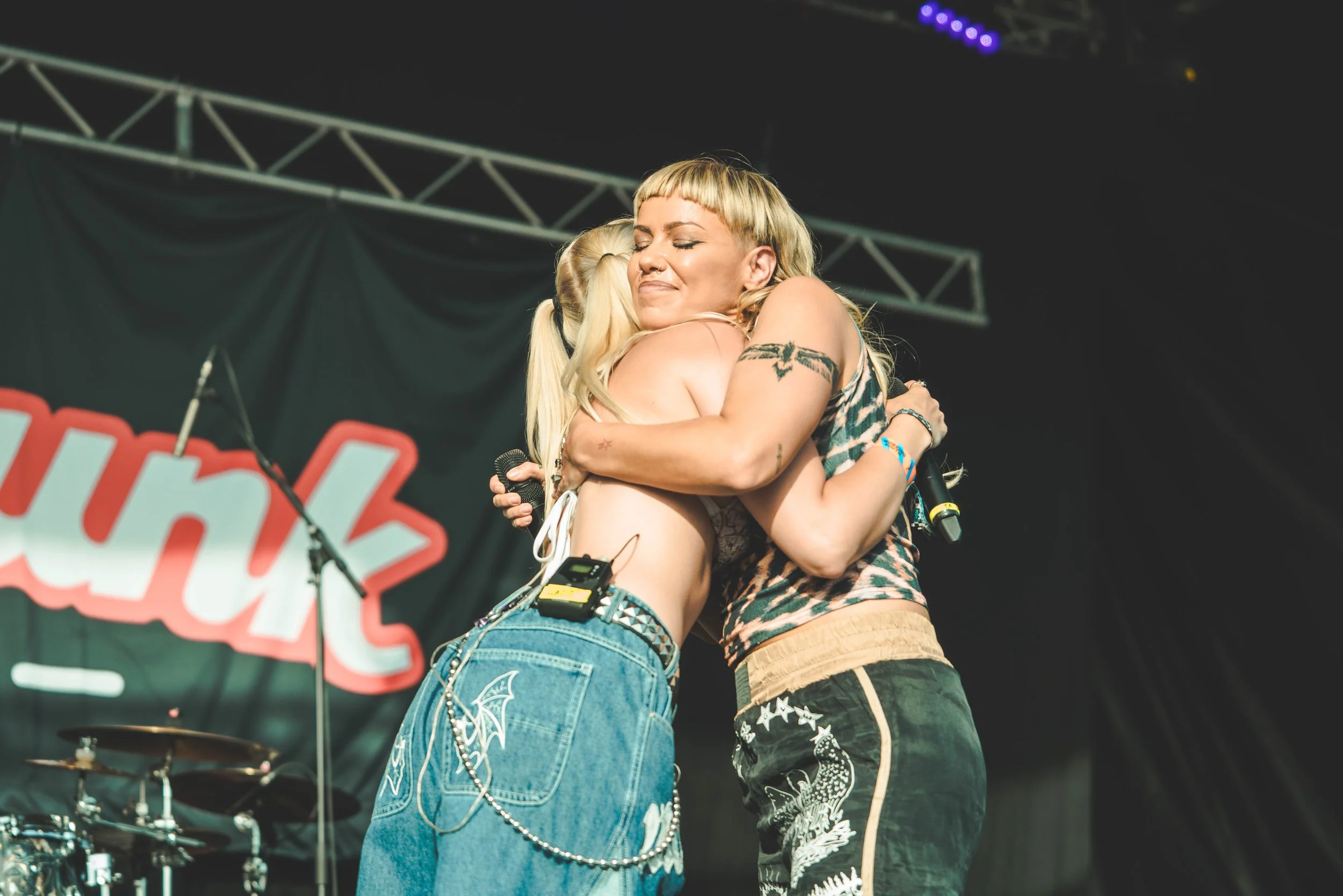 TONIGHT ALIVE_24.jpg