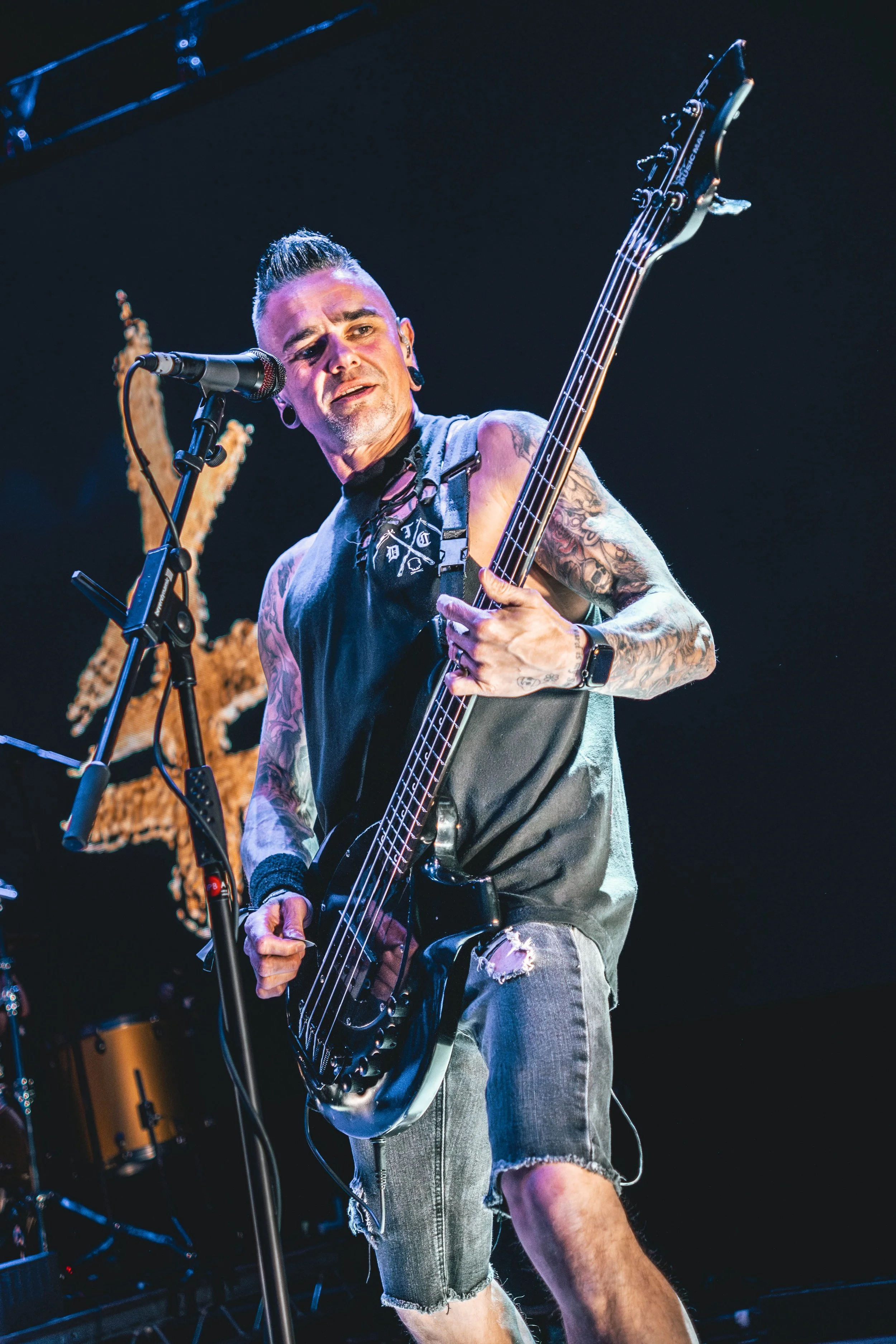 KILL THE LIGHTS_02.jpg