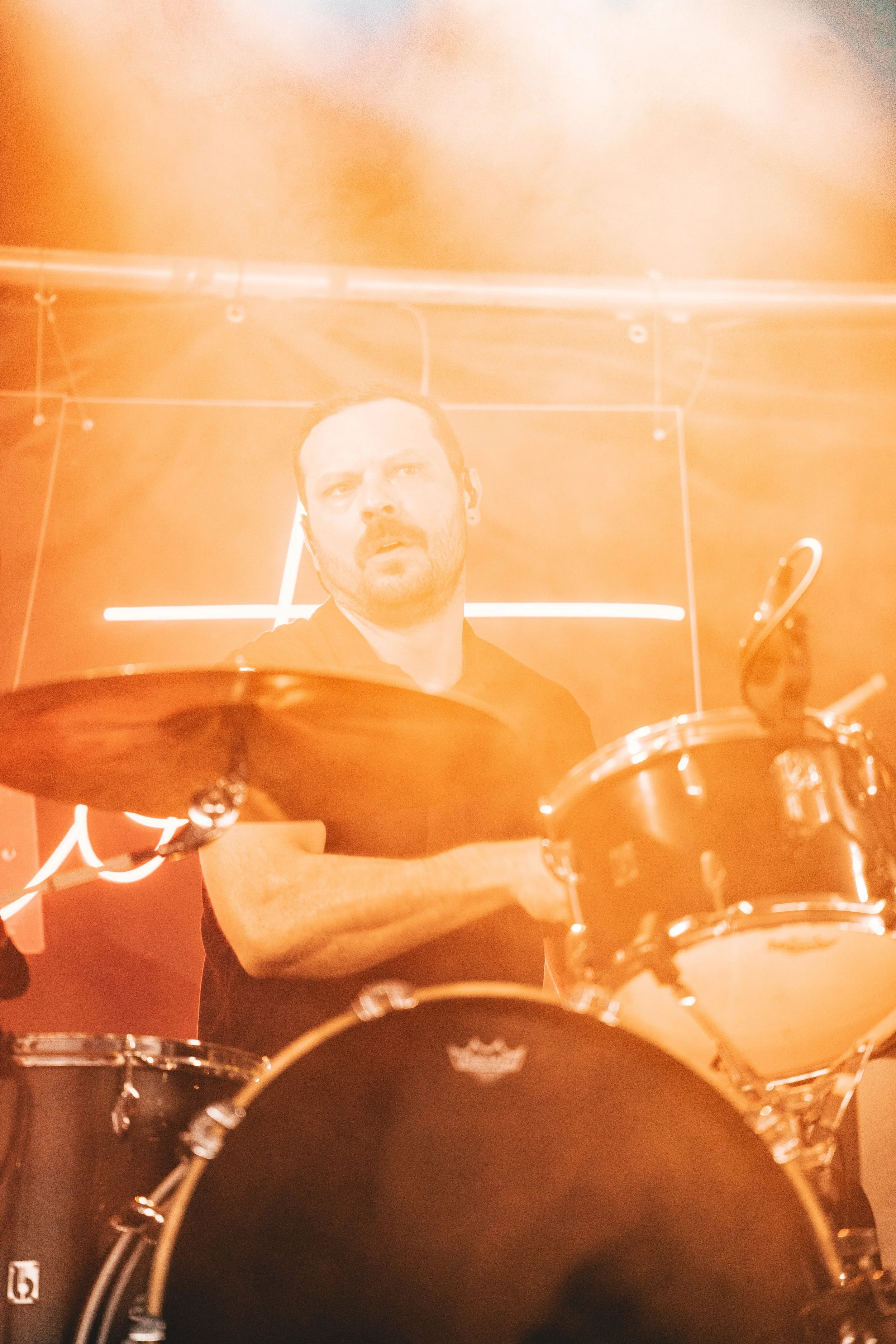 HANDS LIKE HOUSES_11.jpg
