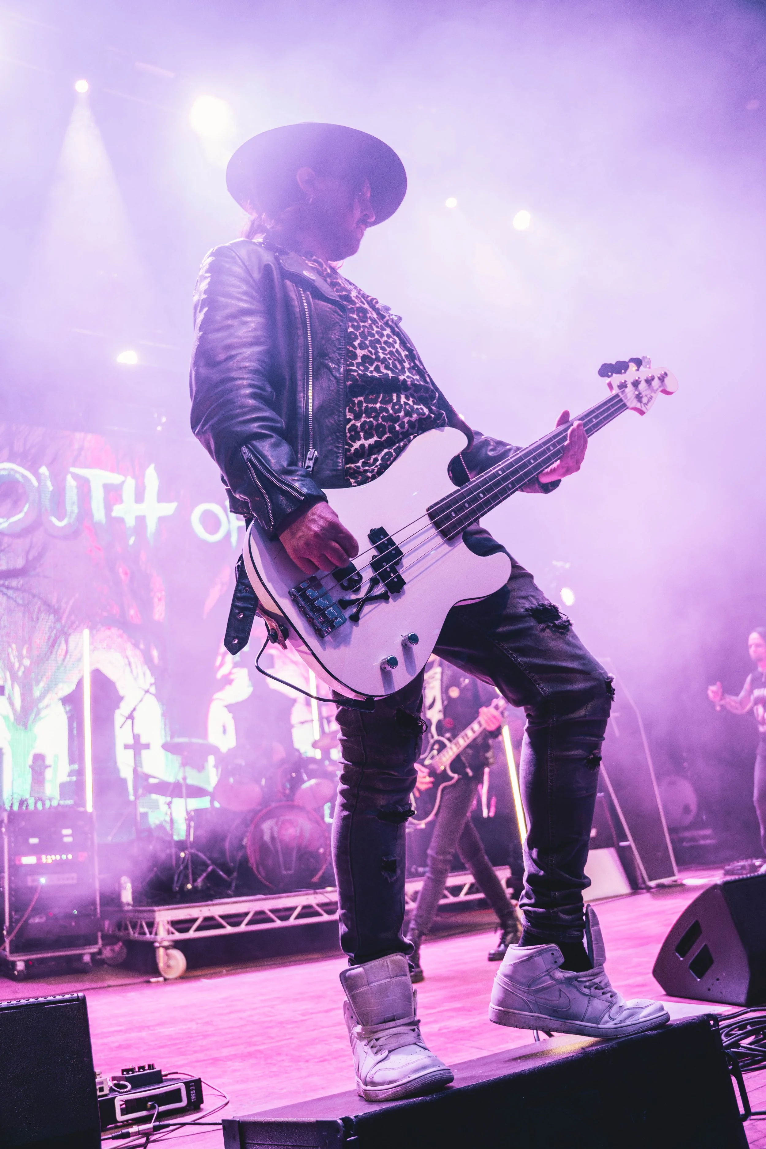 SOUTH OF SALEM_03.jpg