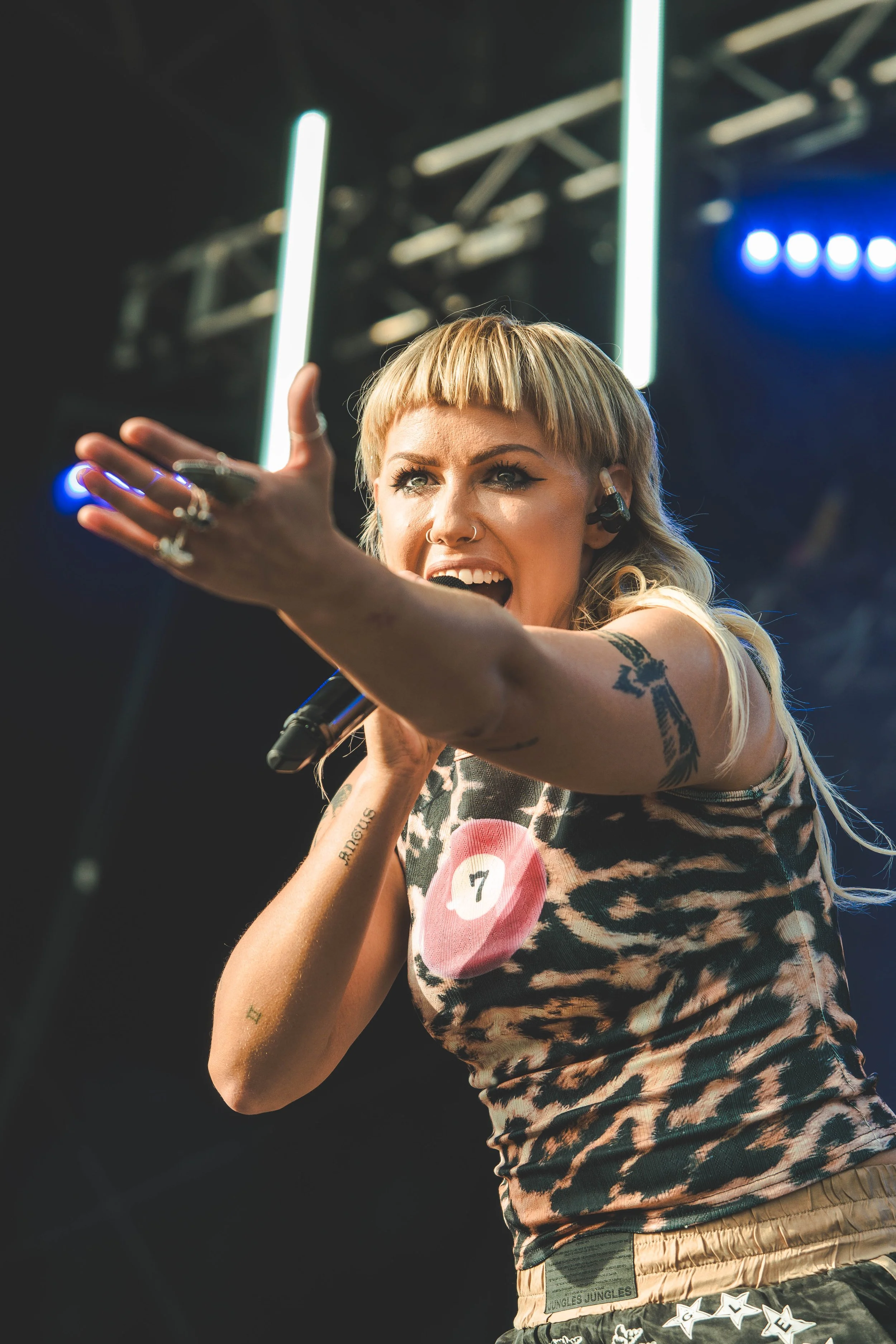 TONIGHT ALIVE_15.jpg