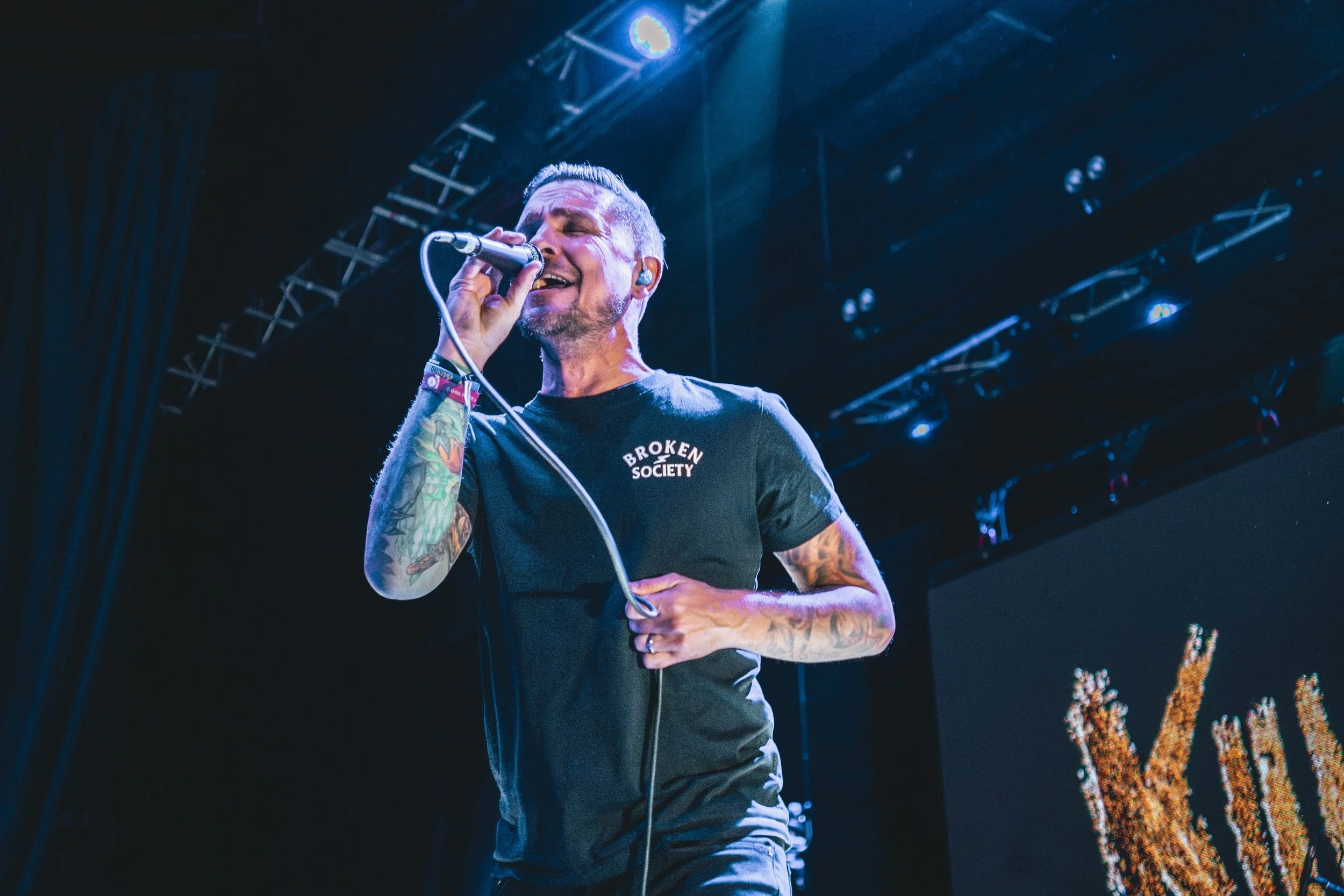 KILL THE LIGHTS_03.jpg