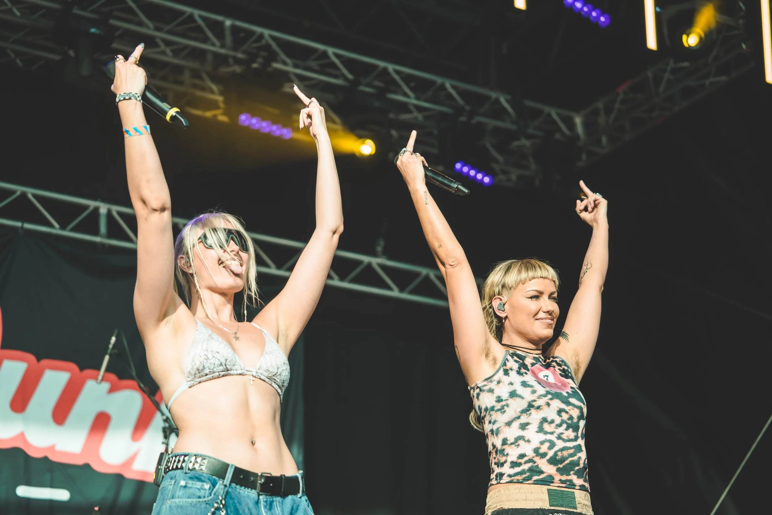 TONIGHT ALIVE_23.jpg