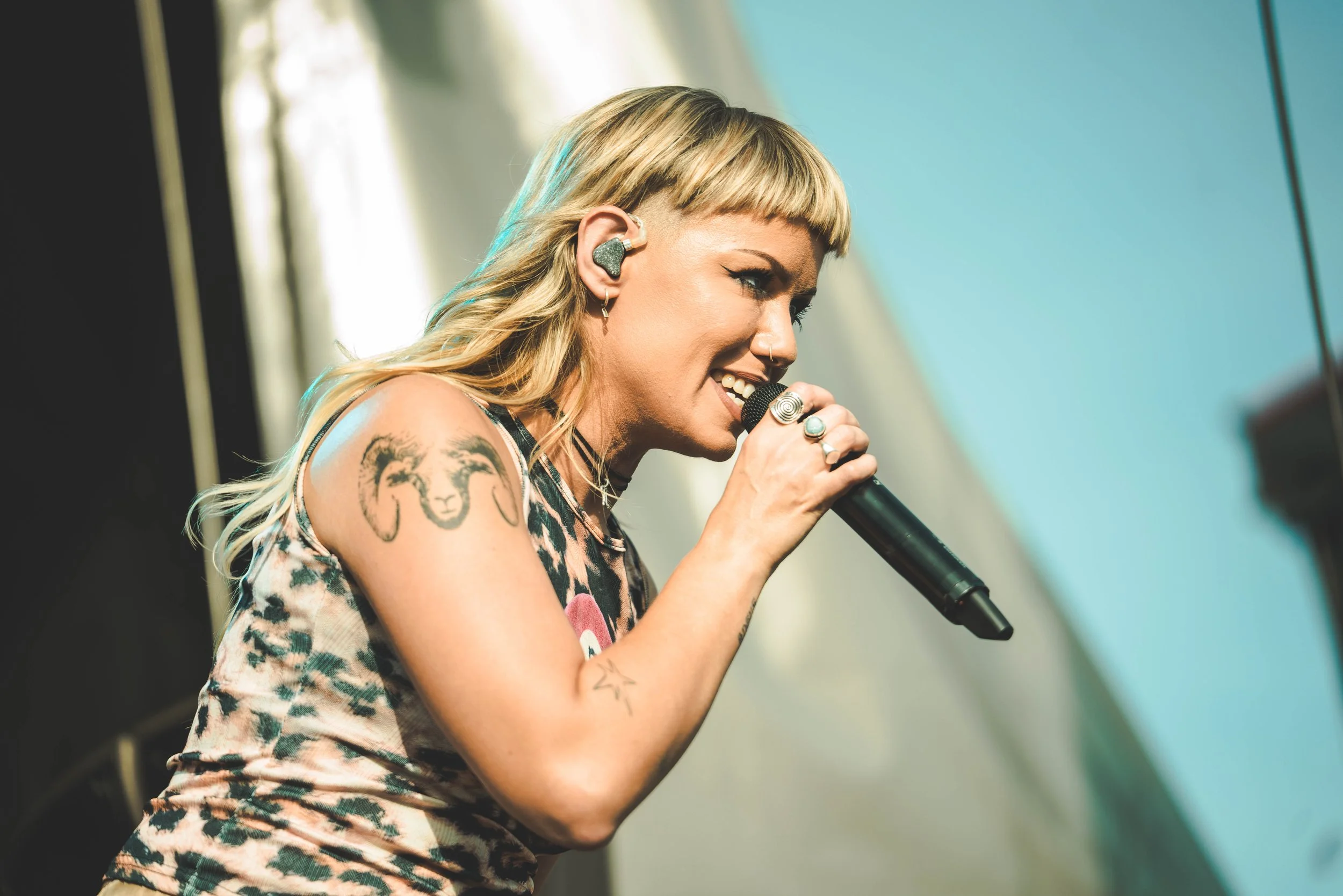 TONIGHT ALIVE_12.jpg