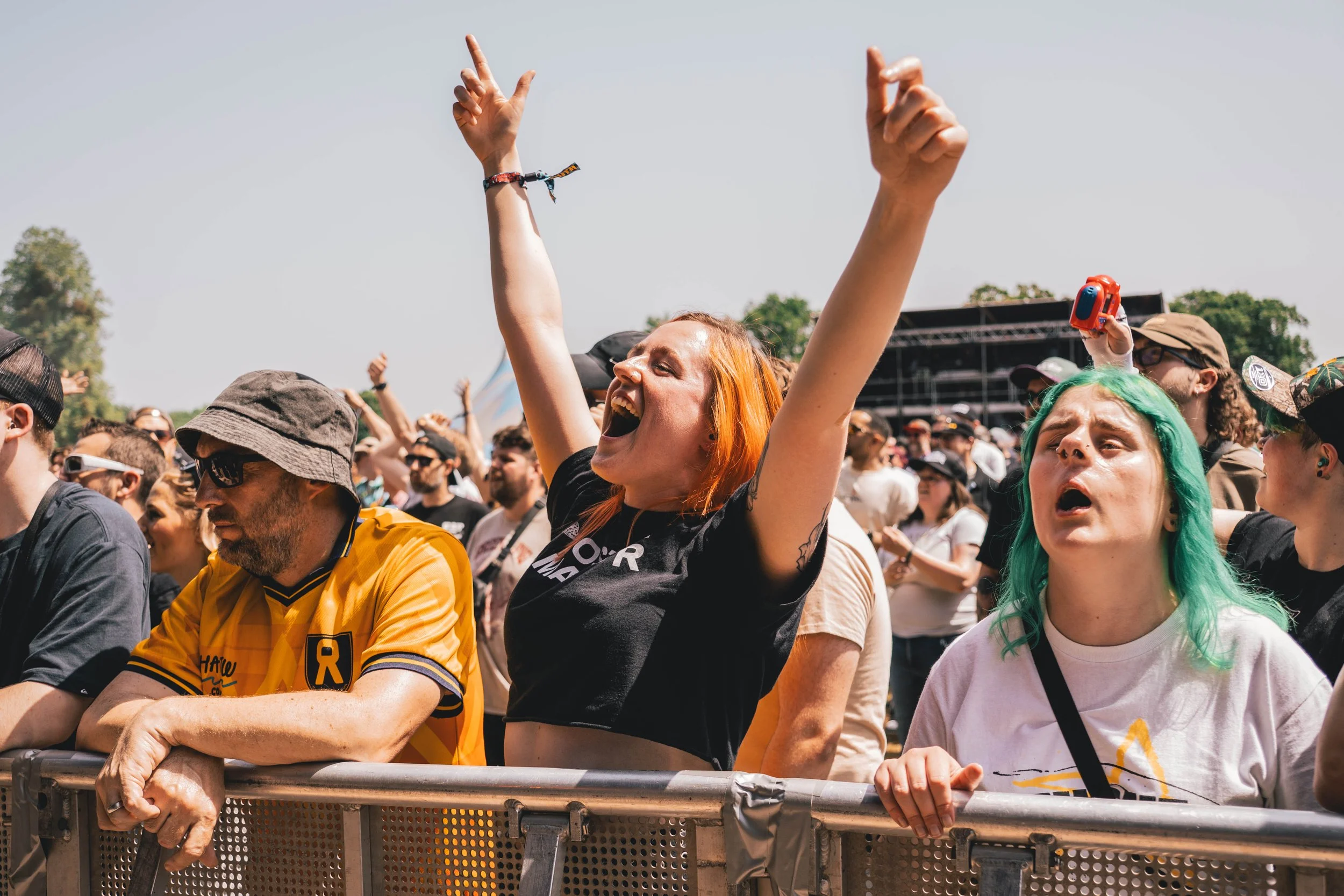 CROWD_01.jpg
