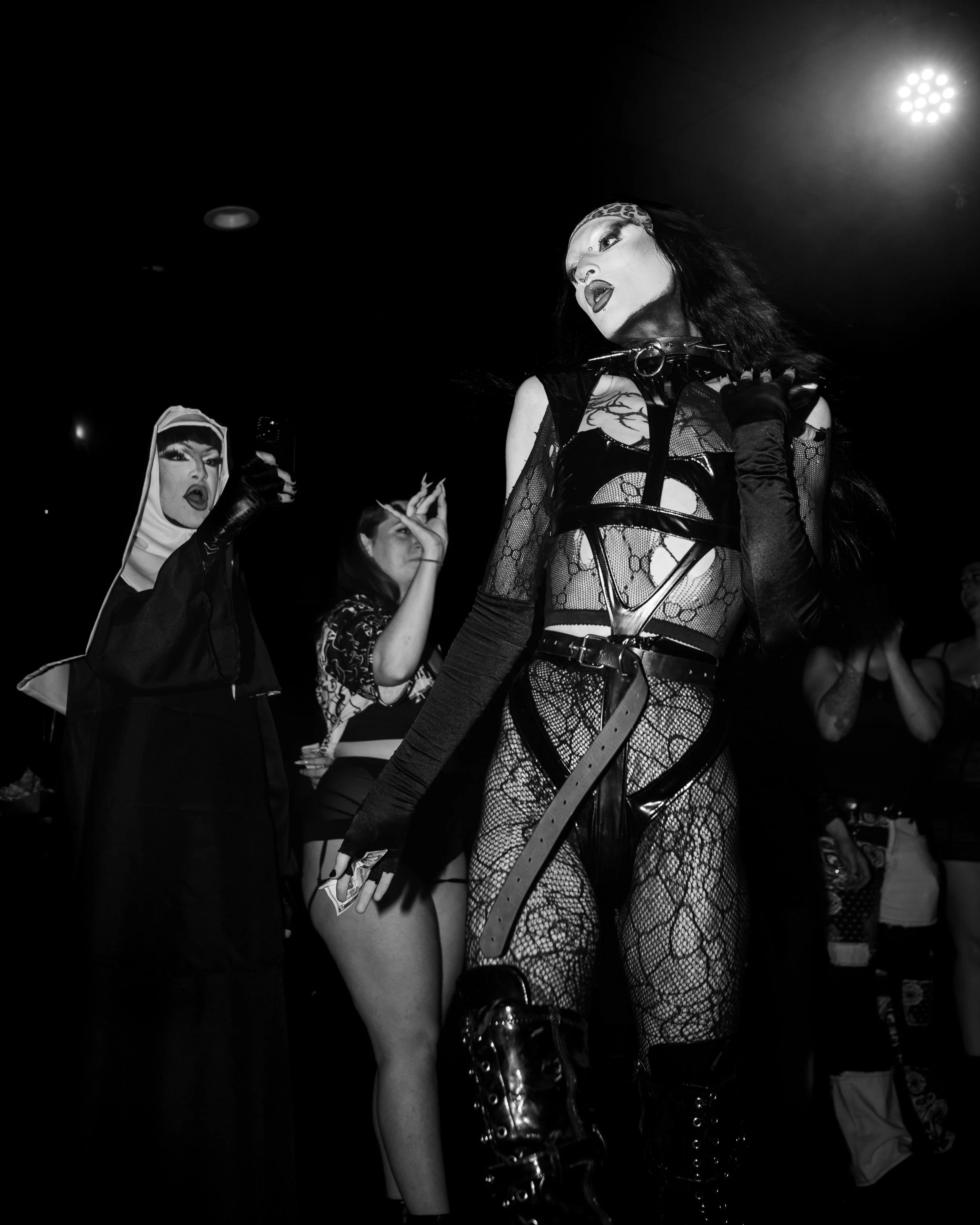 jackielegsbday-080126-044.jpg