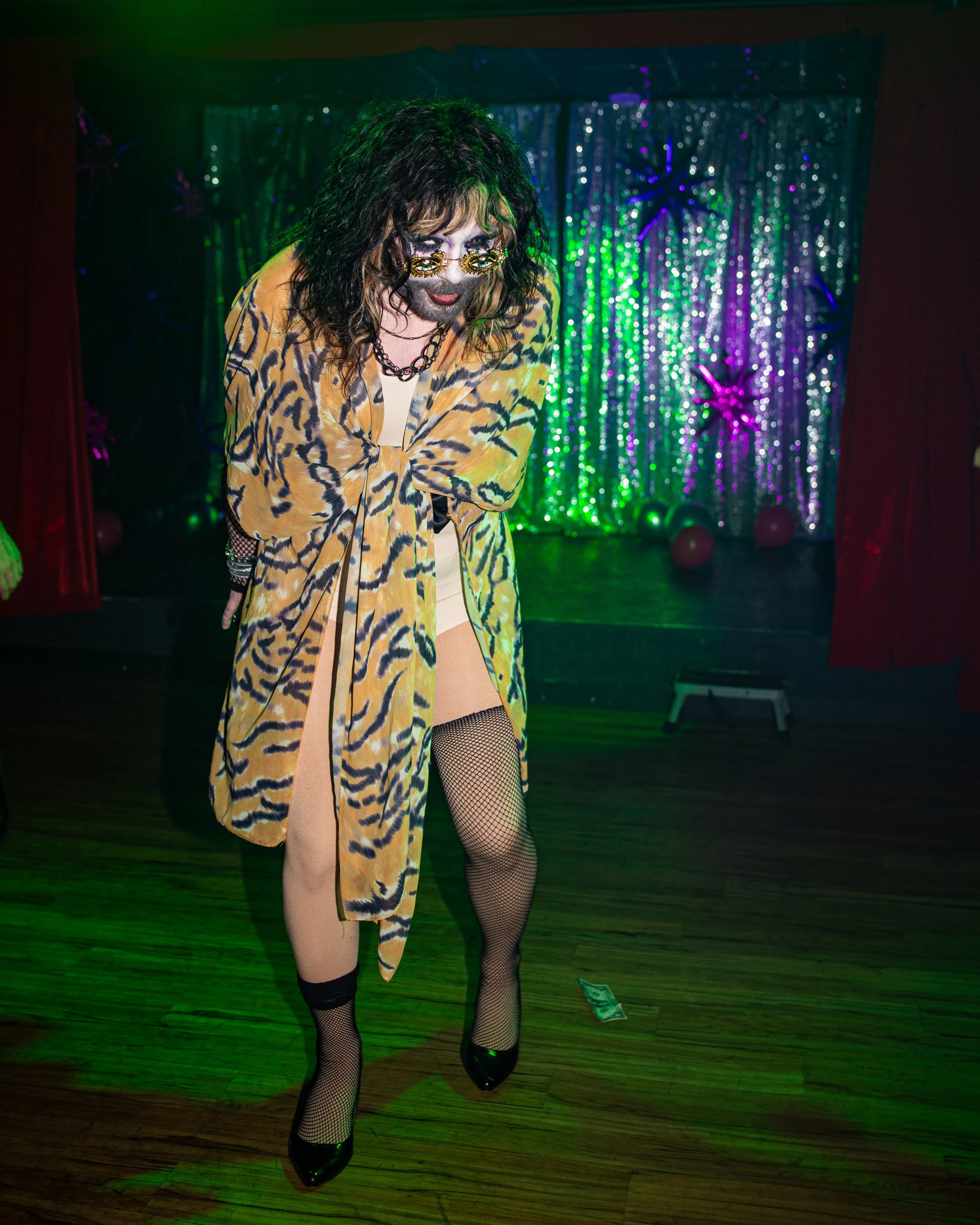 jackielegsbday-080126-100.jpg