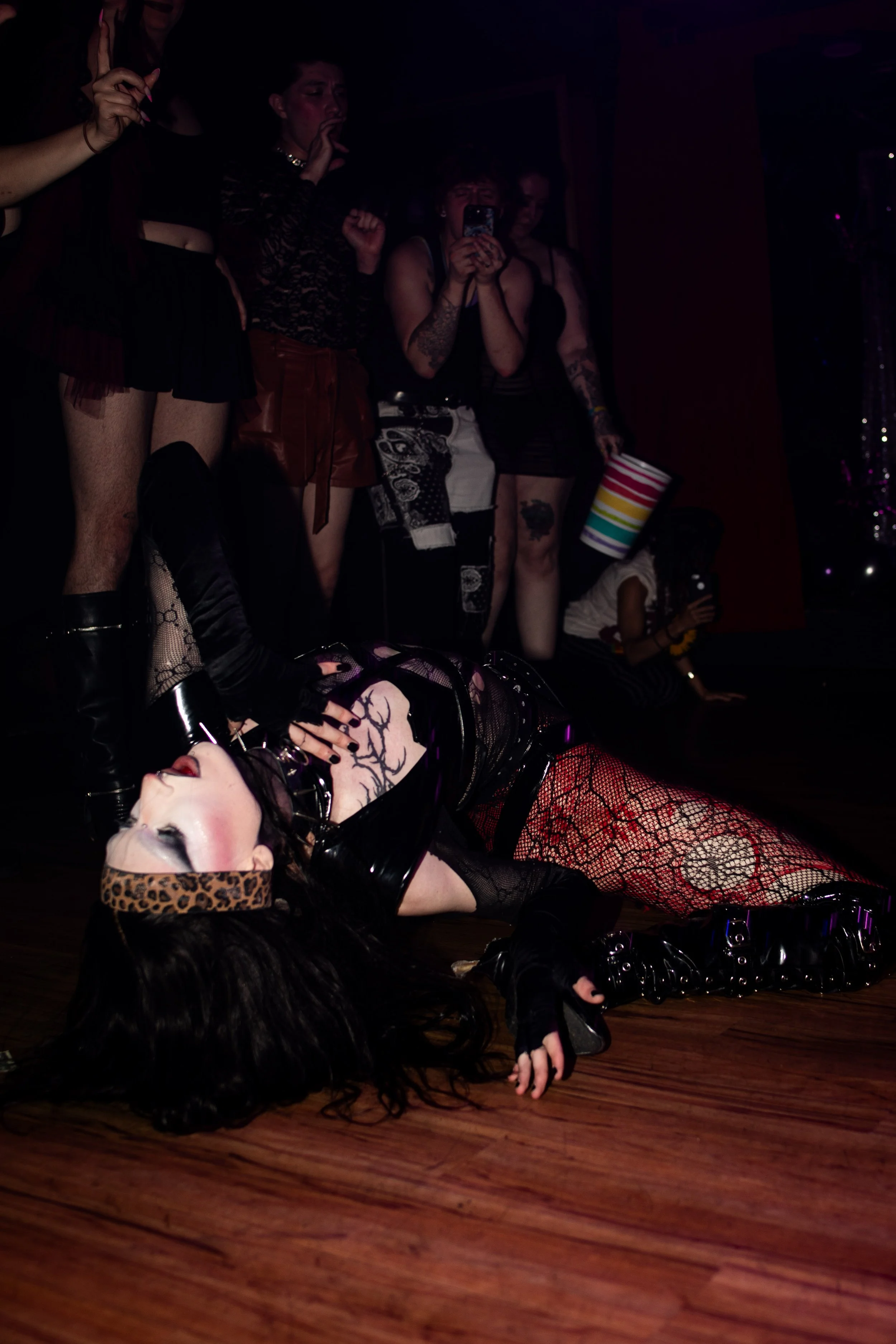 jackielegsbday-080126-060.jpg