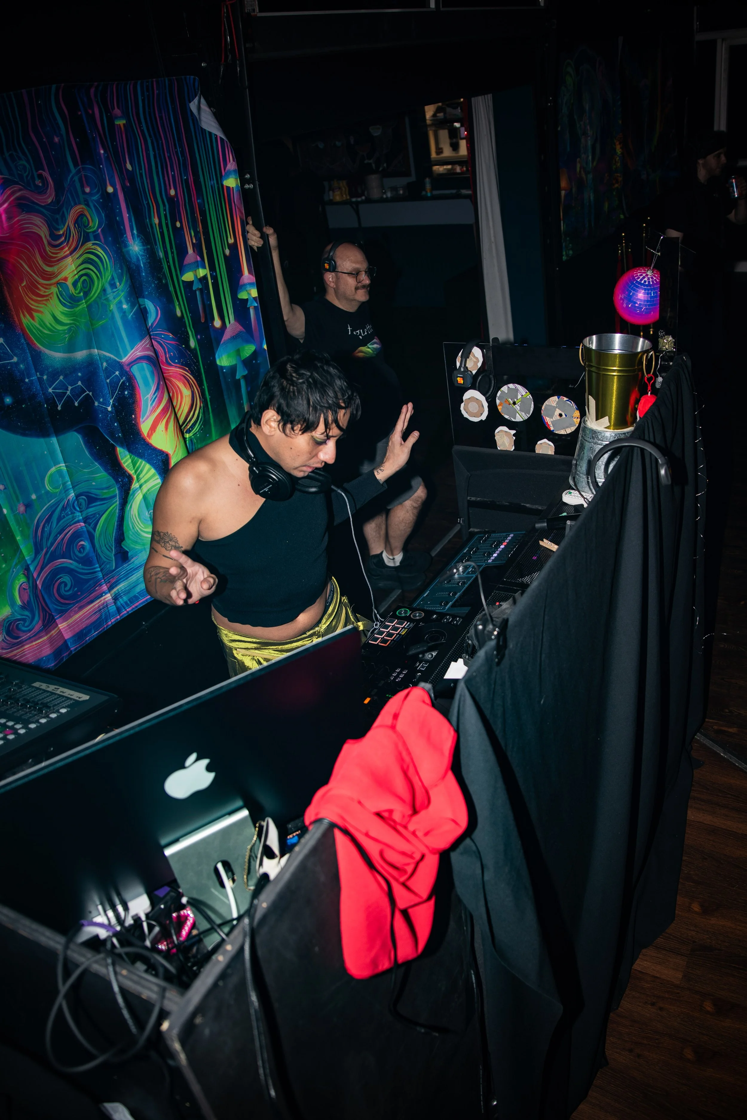 KP-AlienSuperstars-098.jpg