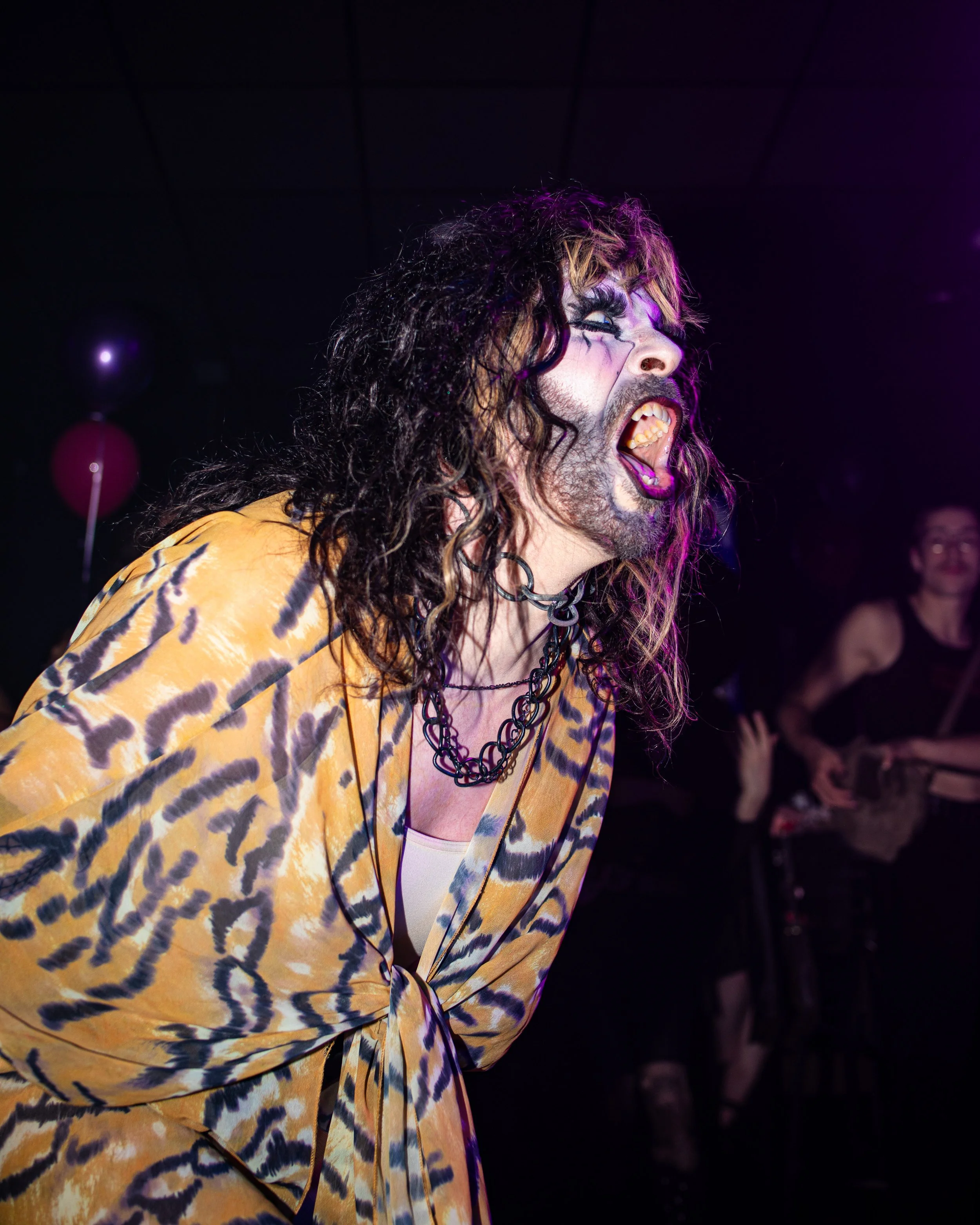 jackielegsbday-080126-103.jpg
