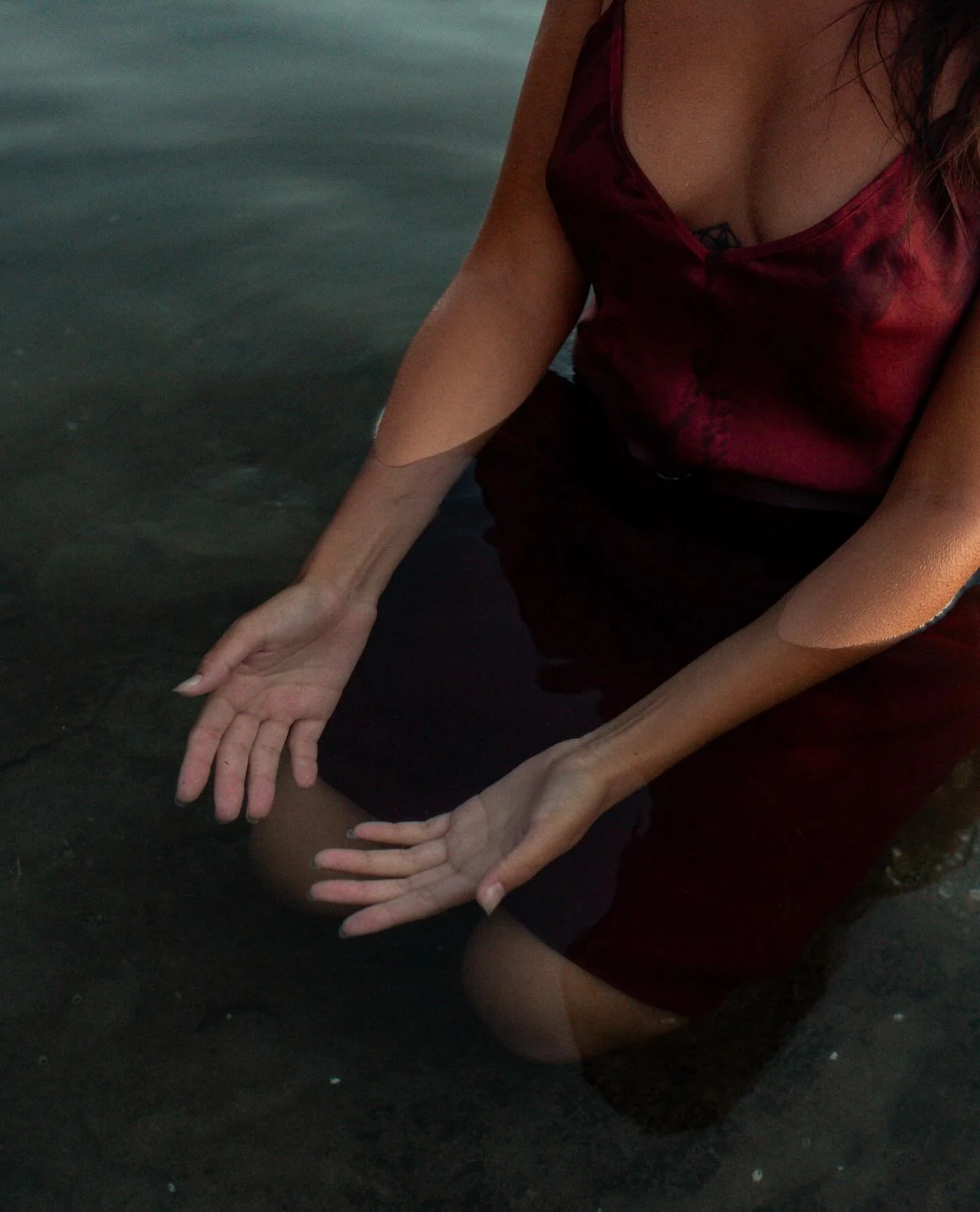 On trusting the descent&hellip;

There comes a time in our lives when we are asked to trust in ourselves to make it through a deep and dark night.

When the light slowly recedes, like a tide returning to the sea, and everything becomes quiet.

We are