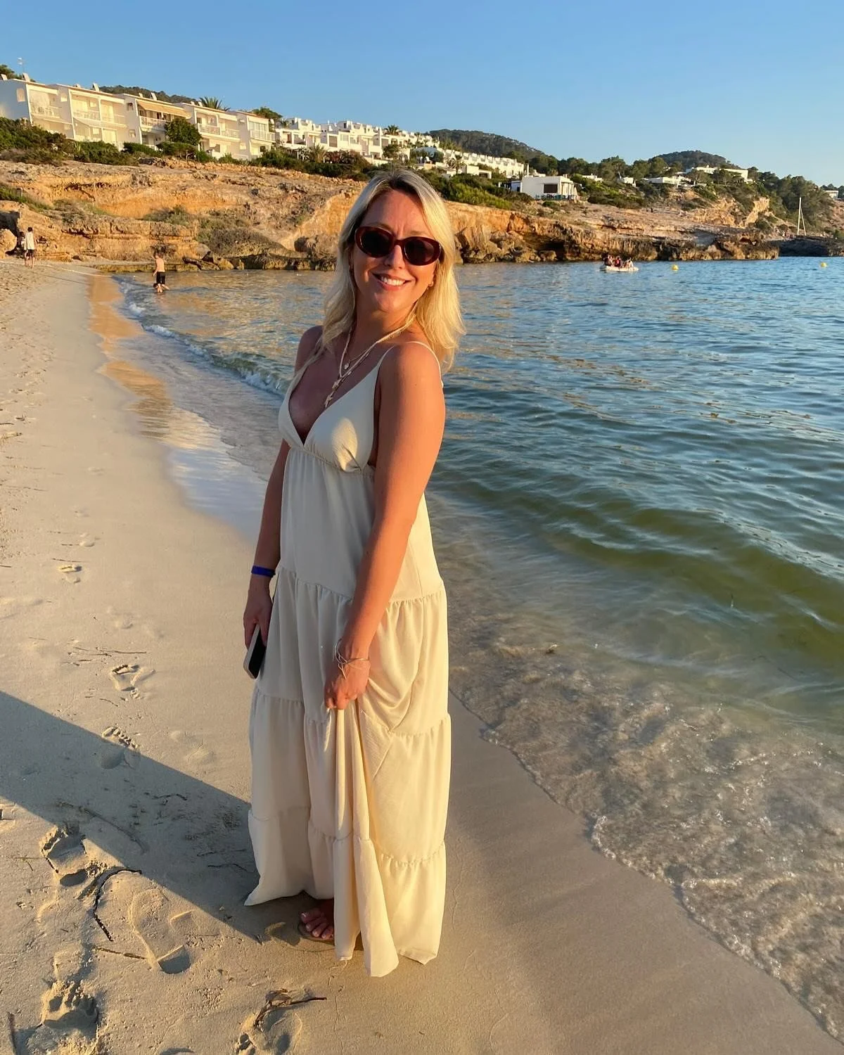 Im back and ready to jump back into my little health world 🌅 

But after eating fresh berries and melon for breakfast, peppermint tea in the sunshine, fresh fish with veg and more smoothies than you can count, I&rsquo;m definitely sad to be home ☀️
