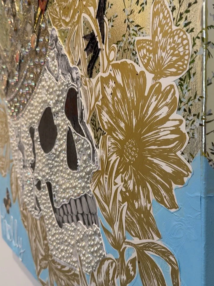 Jeweled. Layered. Impossible to capture in a single frame✨  From Holly Suzanne Rader&rsquo;s Jewel Thieves collection, featuring birds inspired by John James Audubon.

No filter needed ...just light.