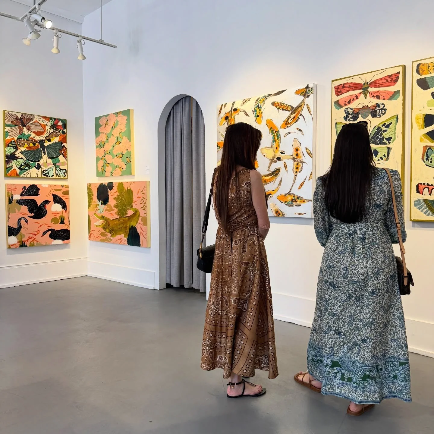 A pairing that feels especially right together 🦋🐊

Katie Brown and Joseph Bradley, both from Greenville, SC, now on Royal Street in the heart of the French Quarter.

A beautiful weekend, with their new works right in the center of it.

Join us.
📍8