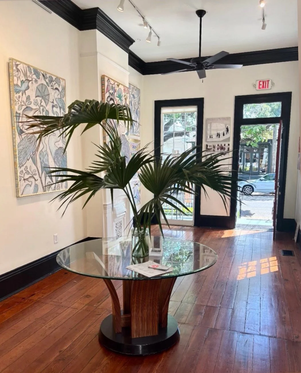 Happy Friday ☀️It&rsquo;s shaping up to be a beautiful weekend in New Orleans.

Join us, both locations open 11&ndash;5 all weekend.
📍French Quarter | 819 Royal Street
📍Uptown | 3937 Magazine Street