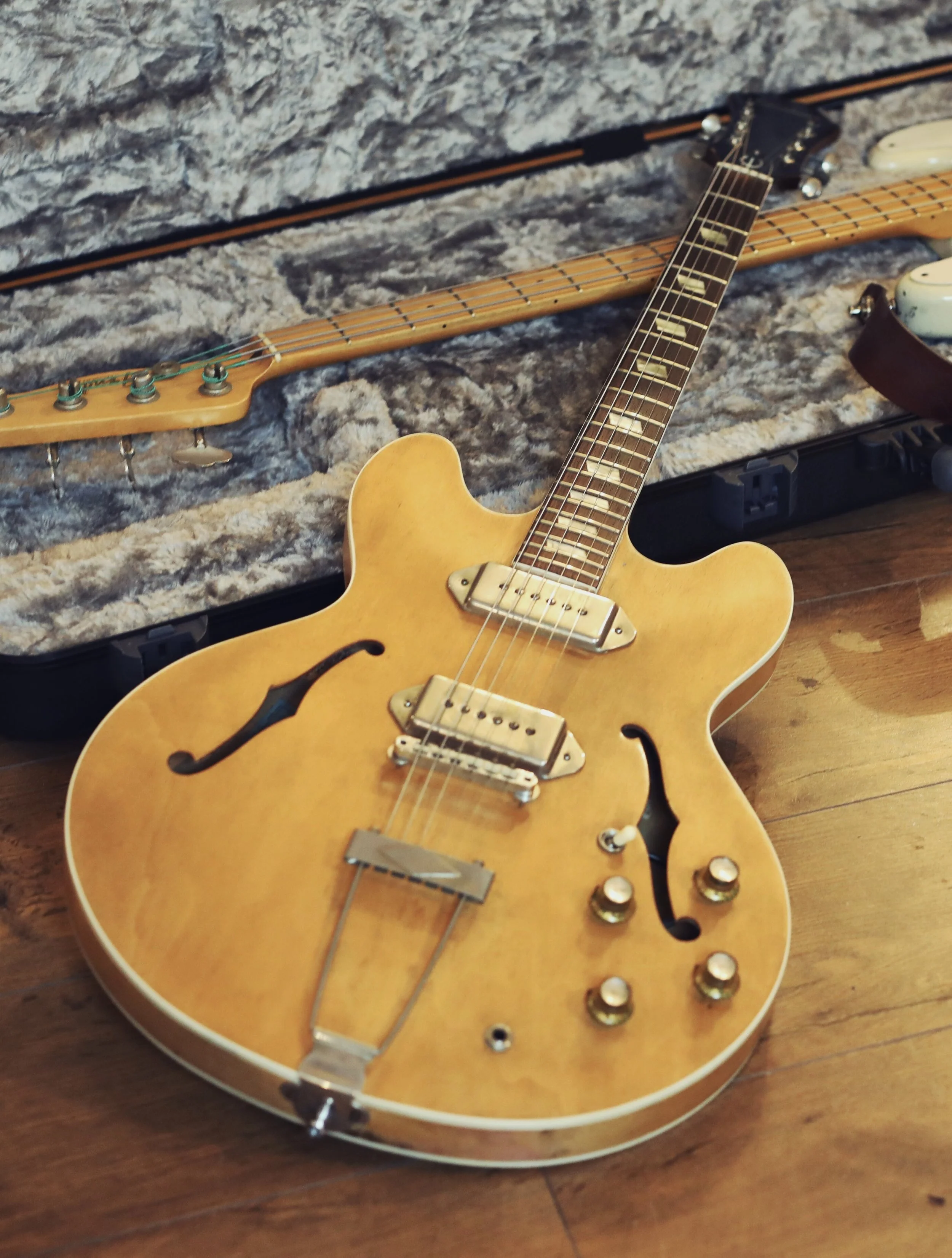 The Beatles Original Epiphone Casino Hire 1965 John Lennon Movie Film TV UK