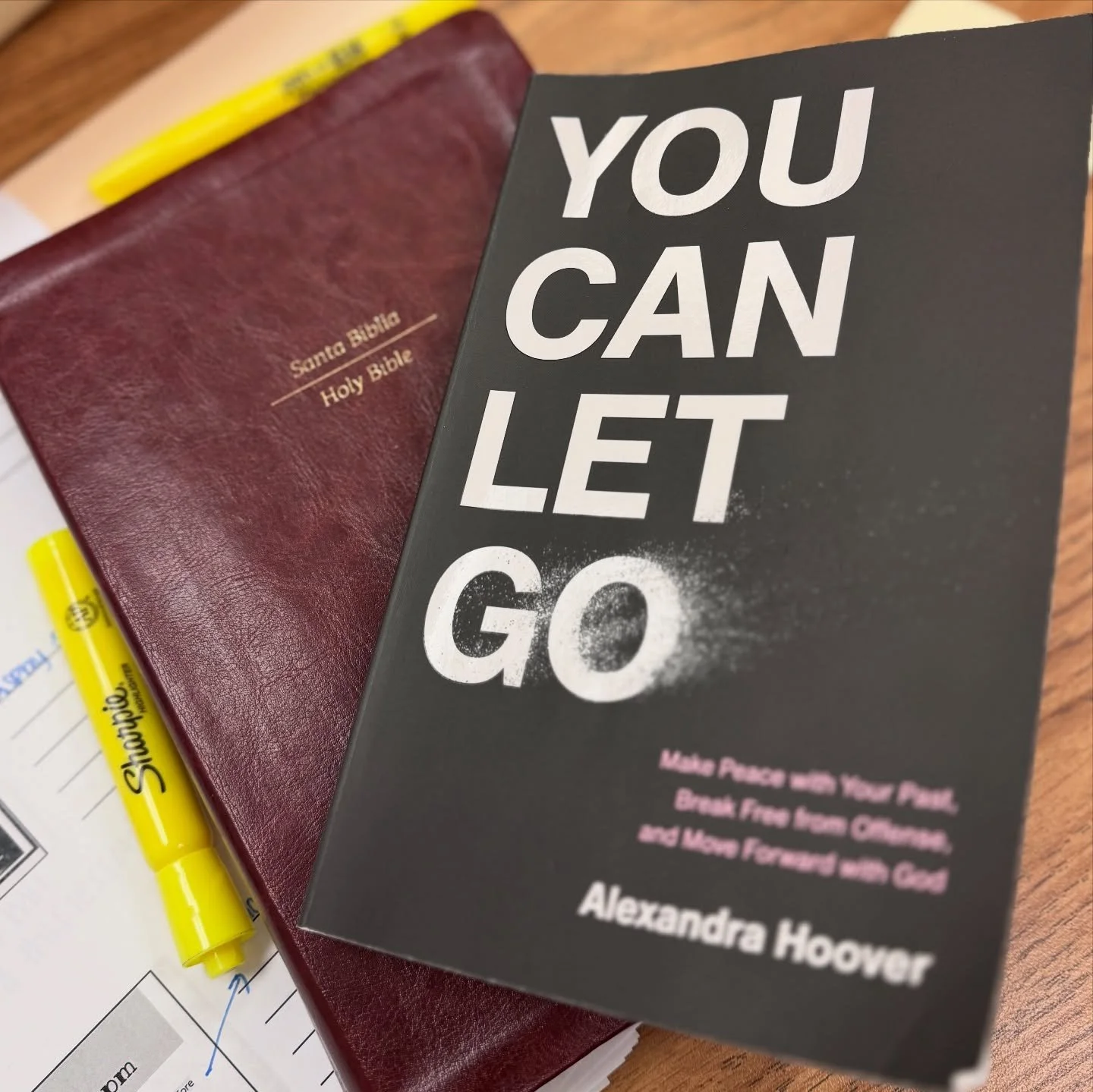 Kimmy, what&rsquo;ve you been up to?
Learning to let go. 🤍

@alexandravhoover&lsquo;s latest book, latest book, You Can Let Go, has been helping me work through some of the most painful experiences of my life.

Her storytelling gently weaves togethe