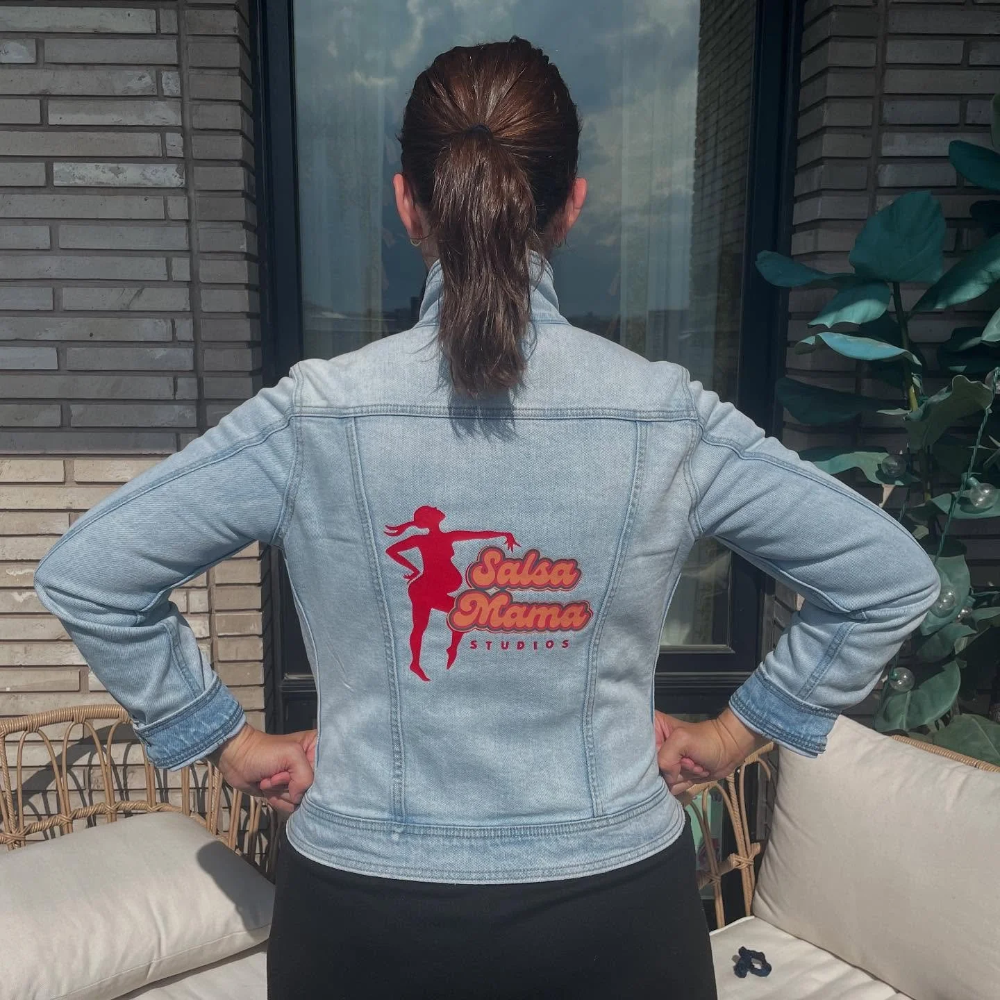 Salsa Mama 🤝 Power Posing

Shimmy with us by booking your class!
Link in bio!

#salsamama #salsamamastudios #salsa #salsadancing #prengany #maternity #prenatal #postnatal #family #nyc #brooklyn