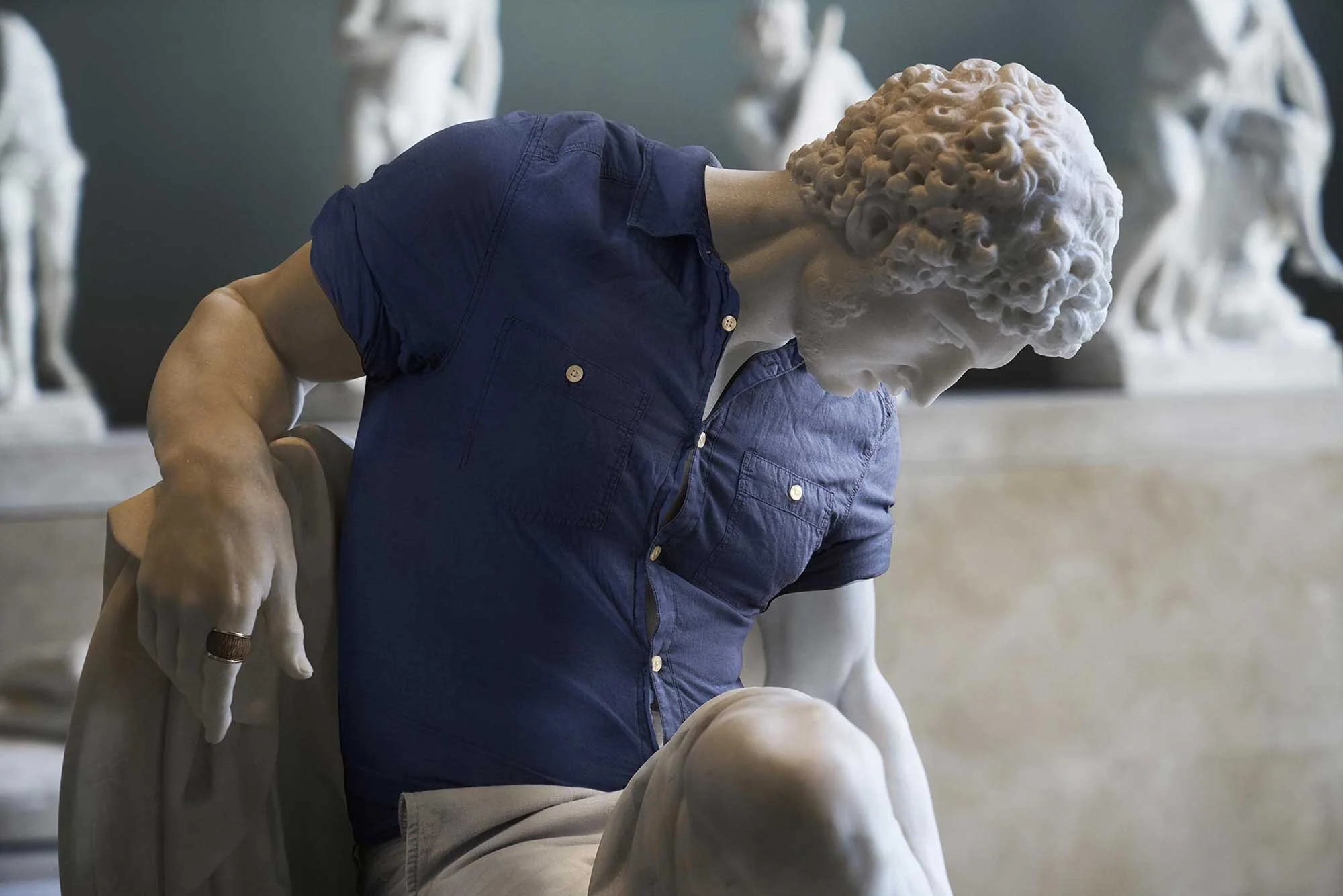 Leo-Caillard-Hipster-in-Stone-IX-Dying-Gladiatorweb.jpg
